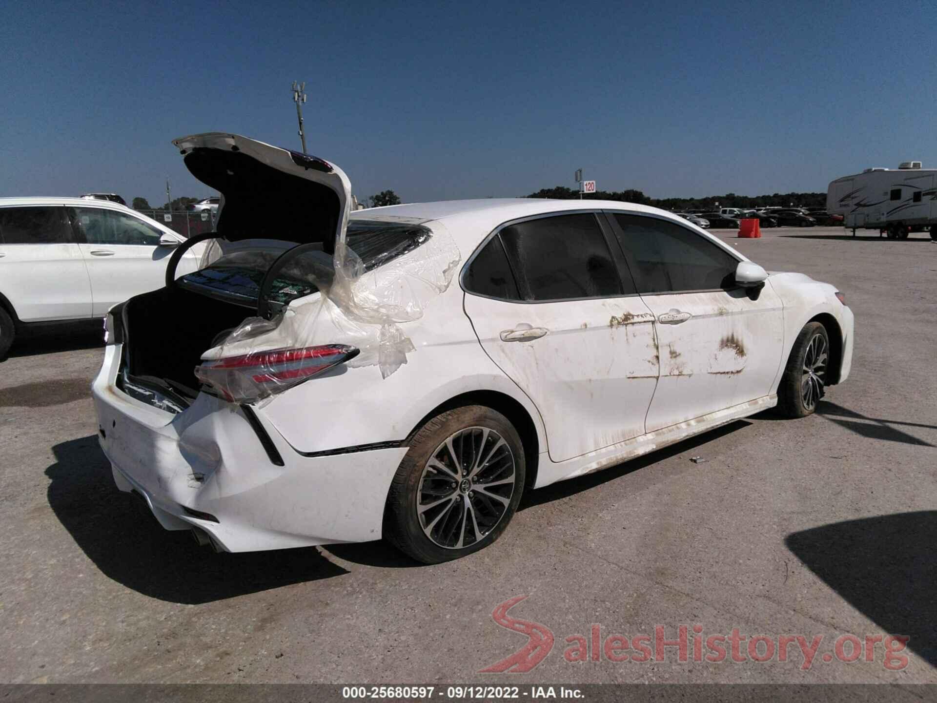 4T1B11HK8JU658530 2018 TOYOTA CAMRY