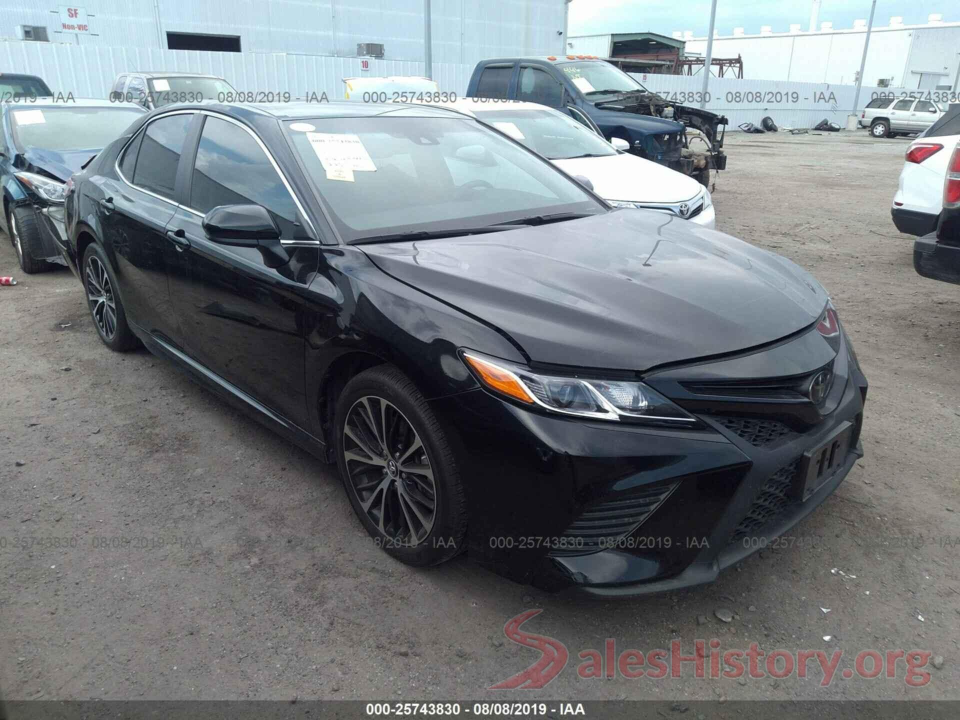 4T1B11HK3JU578925 2018 TOYOTA CAMRY