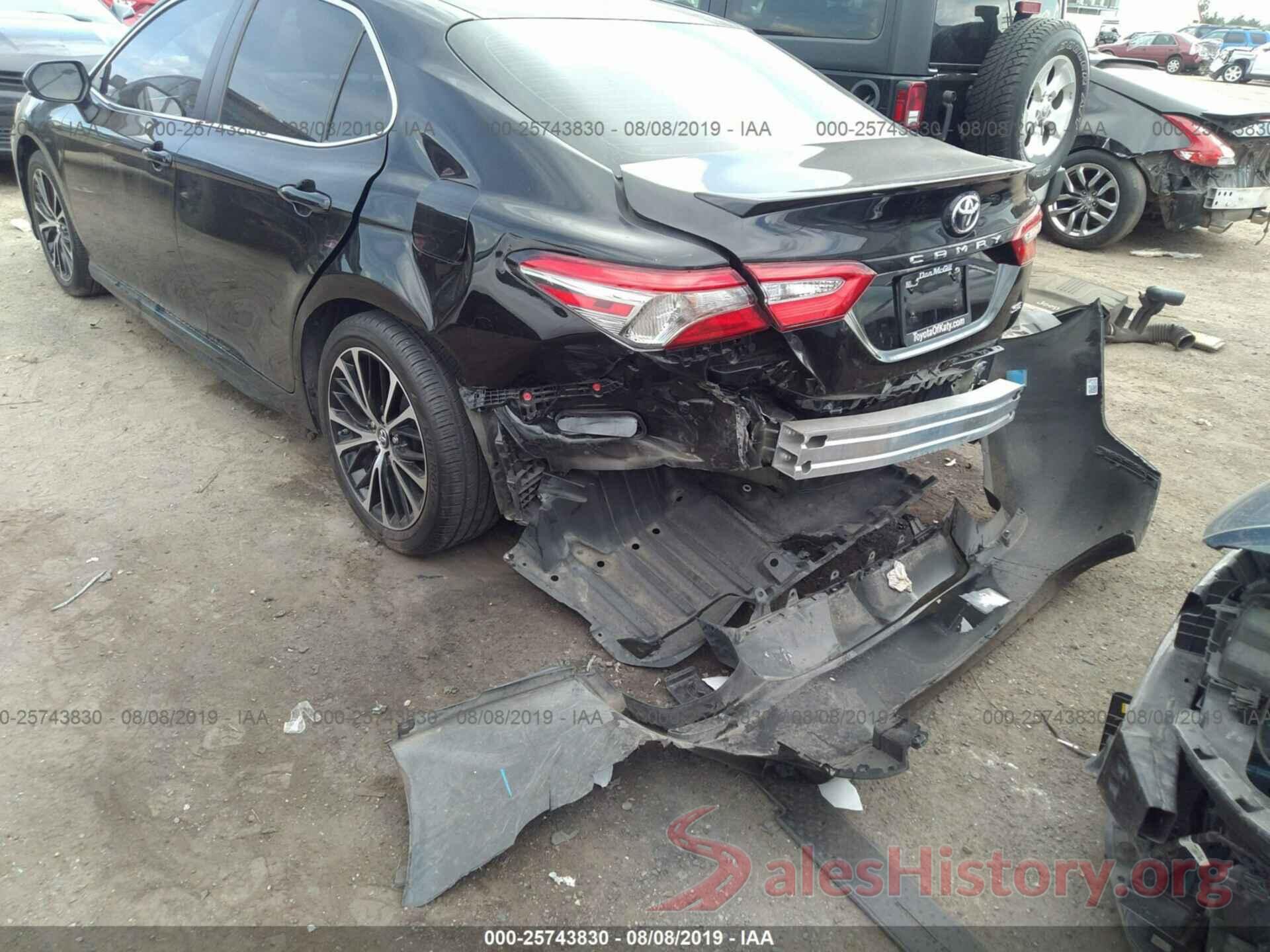 4T1B11HK3JU578925 2018 TOYOTA CAMRY