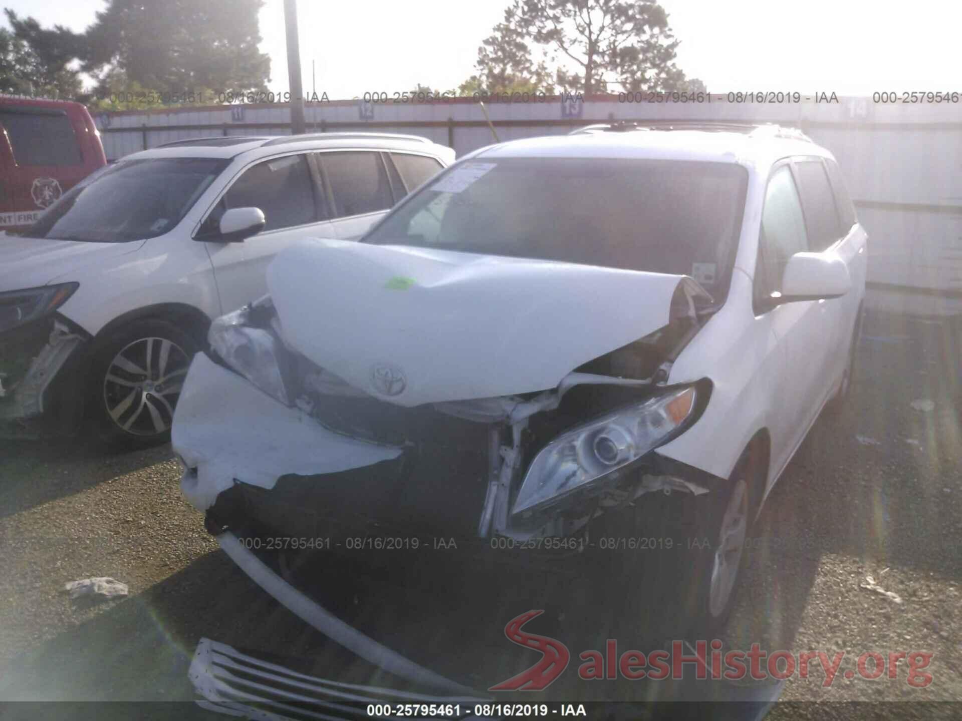 5TDKK3DCXFS644944 2015 TOYOTA SIENNA