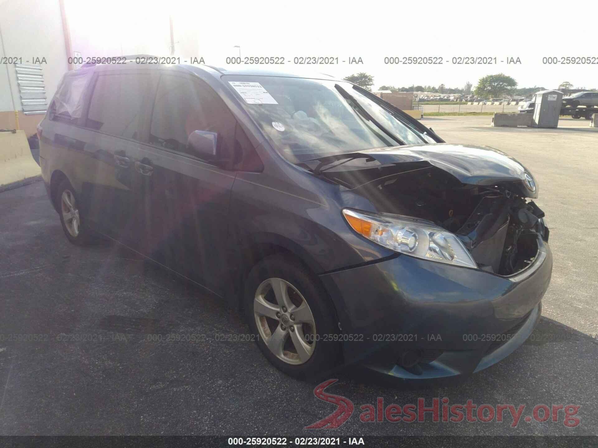 5TDKZ3DC0HS854791 2017 TOYOTA SIENNA