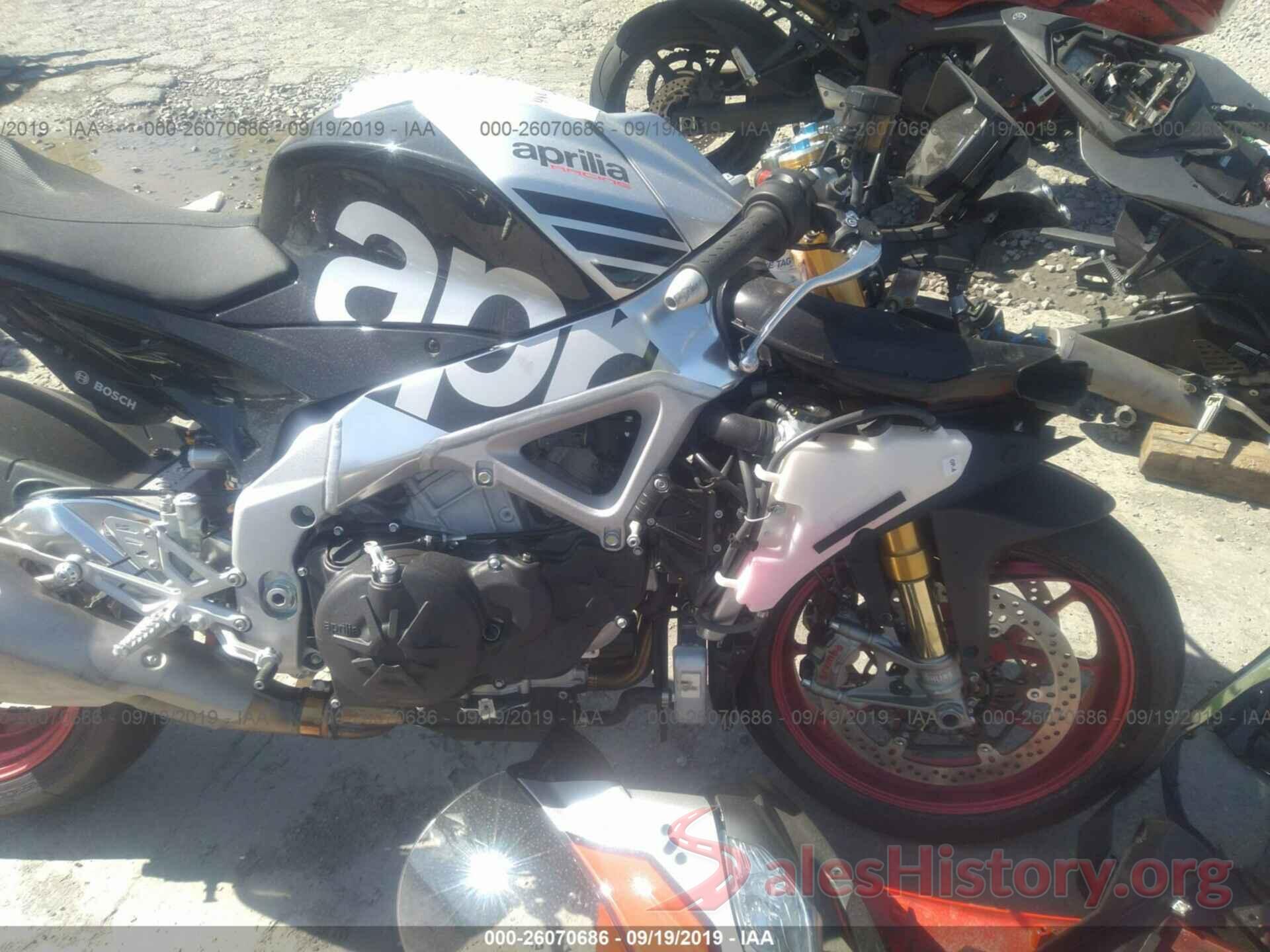 ZD4KEU003JS001316 2018 APRILIA RSV4