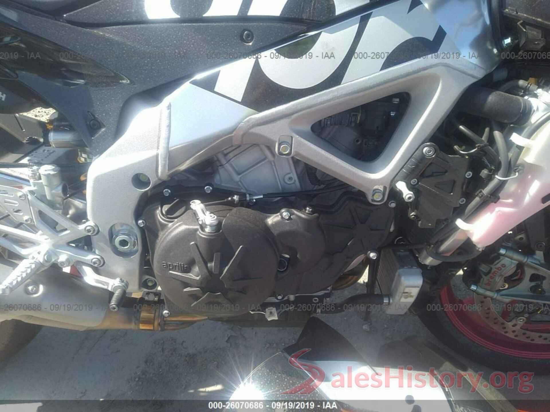 ZD4KEU003JS001316 2018 APRILIA RSV4