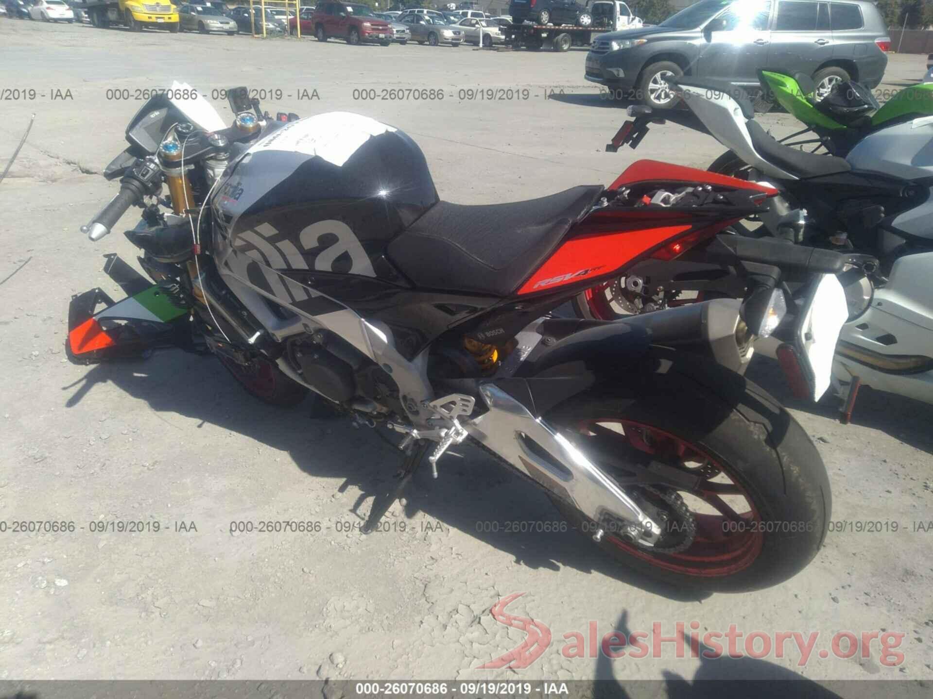 ZD4KEU003JS001316 2018 APRILIA RSV4