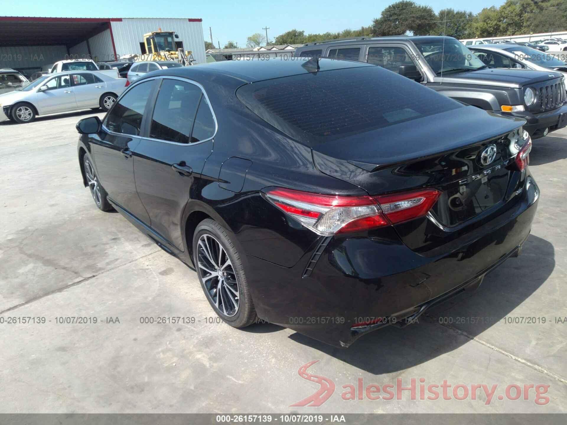 4T1B11HK3KU807444 2019 TOYOTA CAMRY