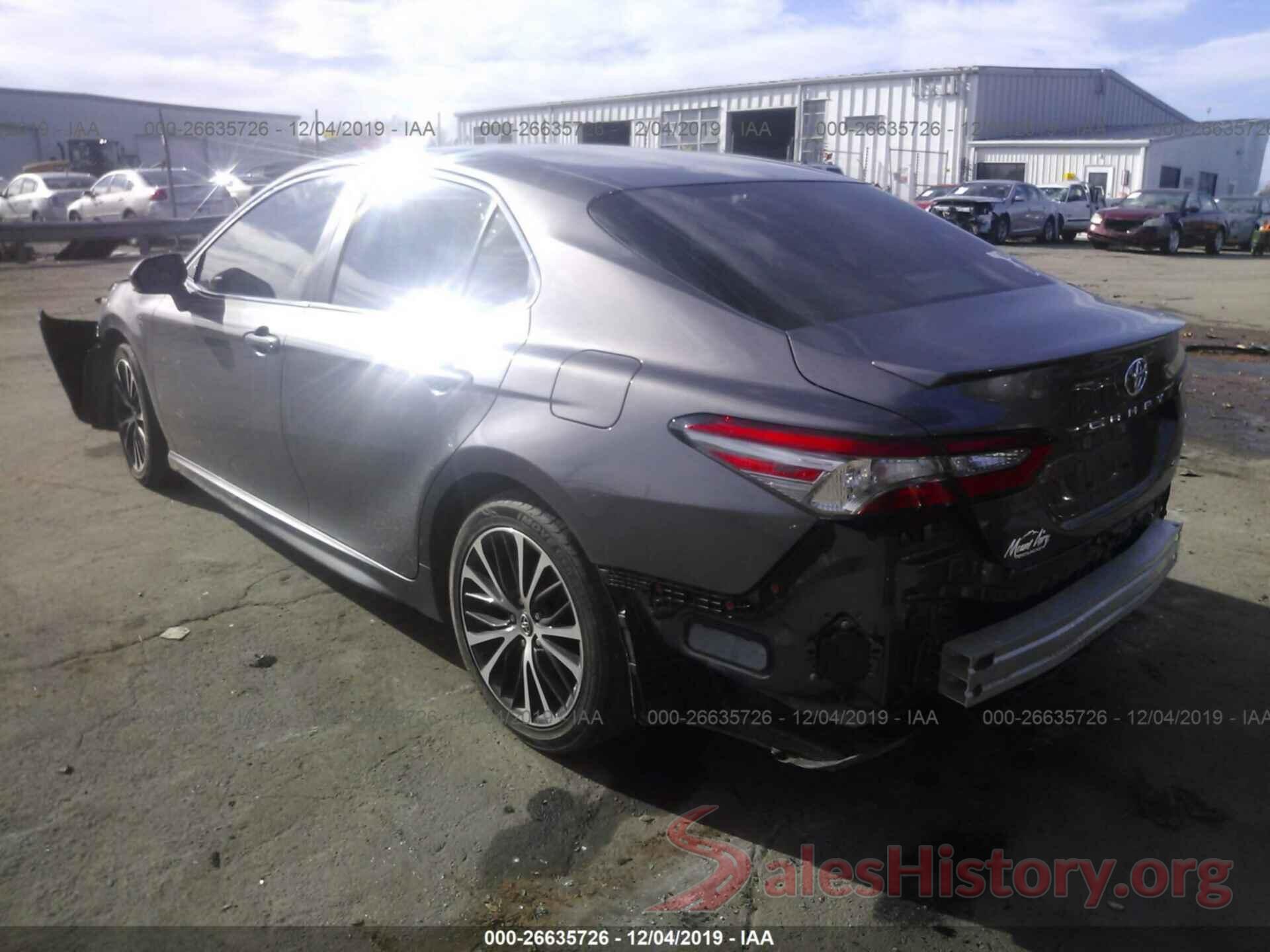 4T1B11HK6JU030742 2018 TOYOTA CAMRY