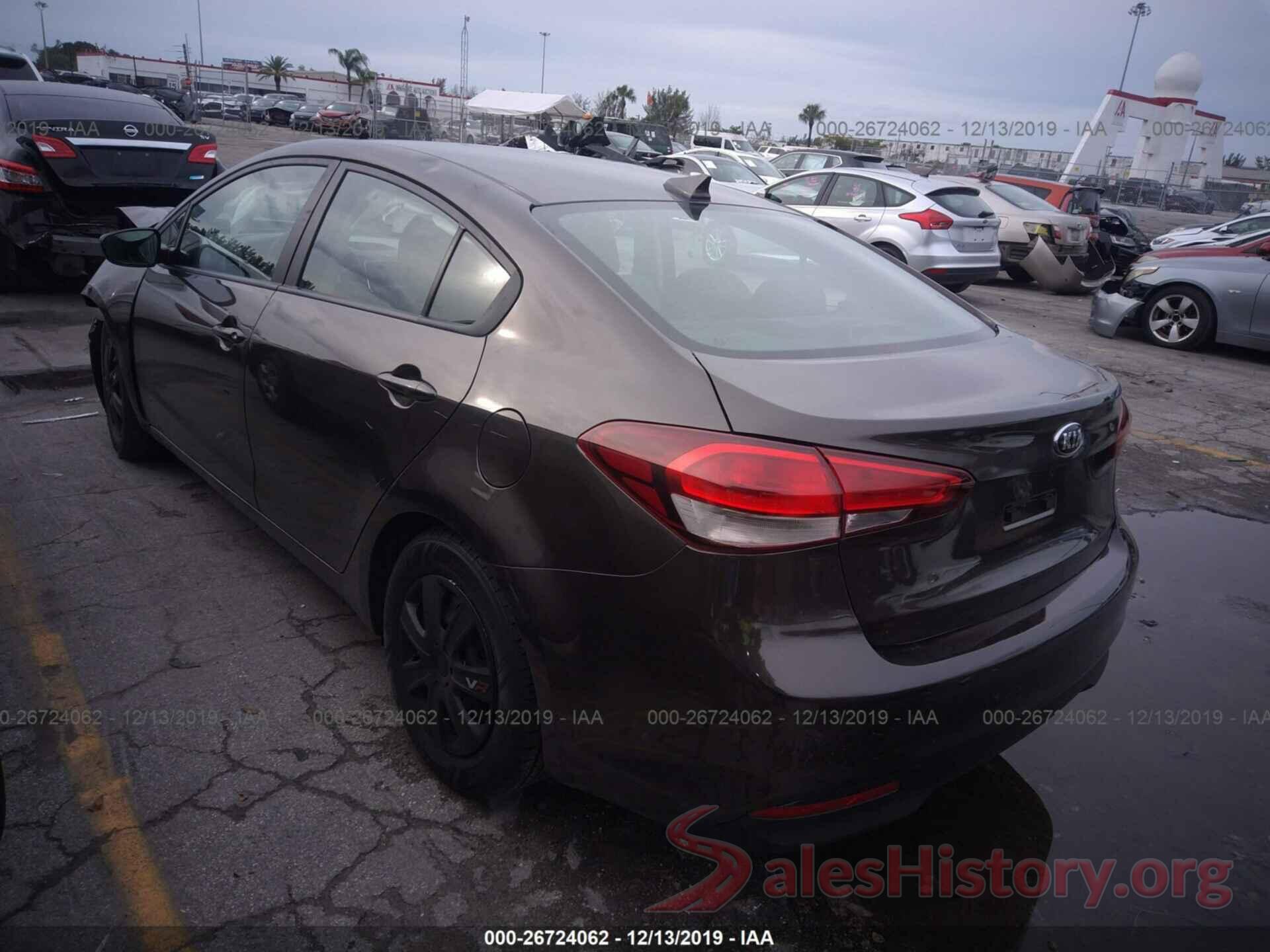 3KPFL4A72JE175315 2018 KIA Forte