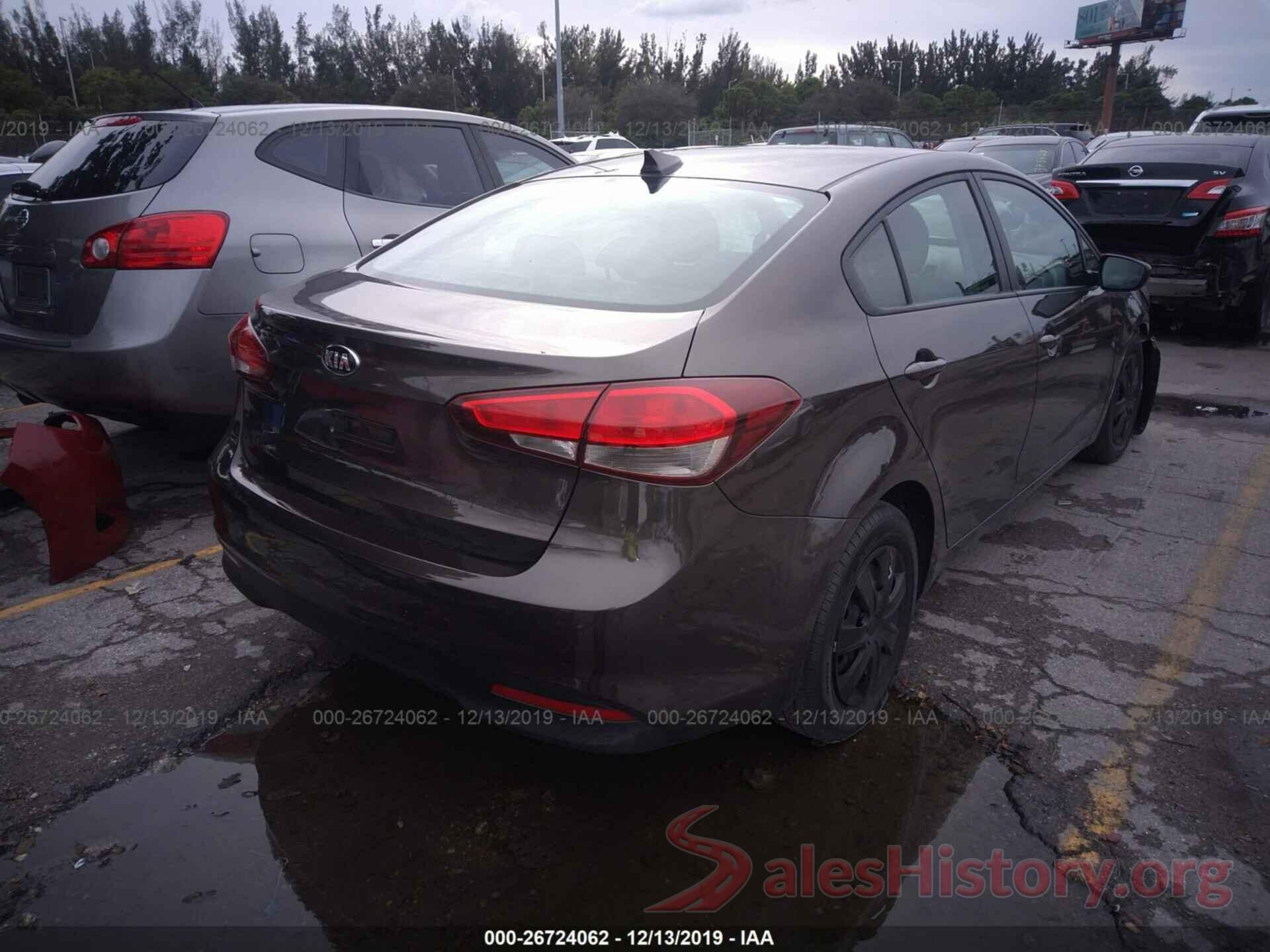 3KPFL4A72JE175315 2018 KIA Forte