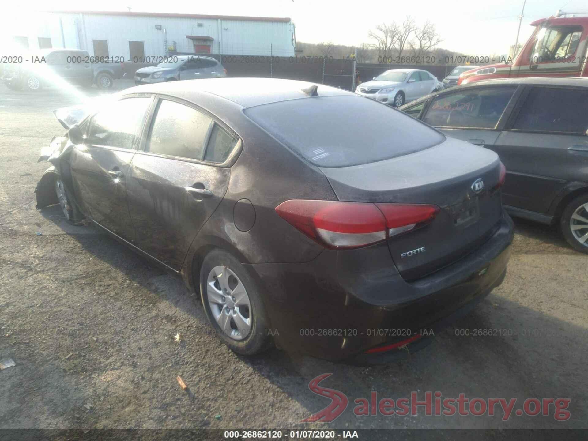 3KPFK4A7XJE218561 2018 KIA Forte