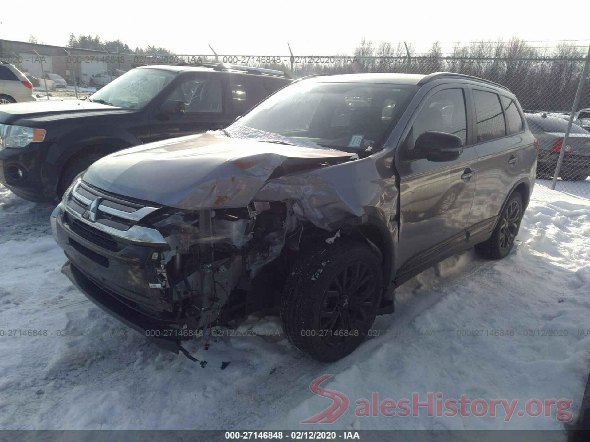 JA4AZ3A3XJZ067443 2018 MITSUBISHI OUTLANDER