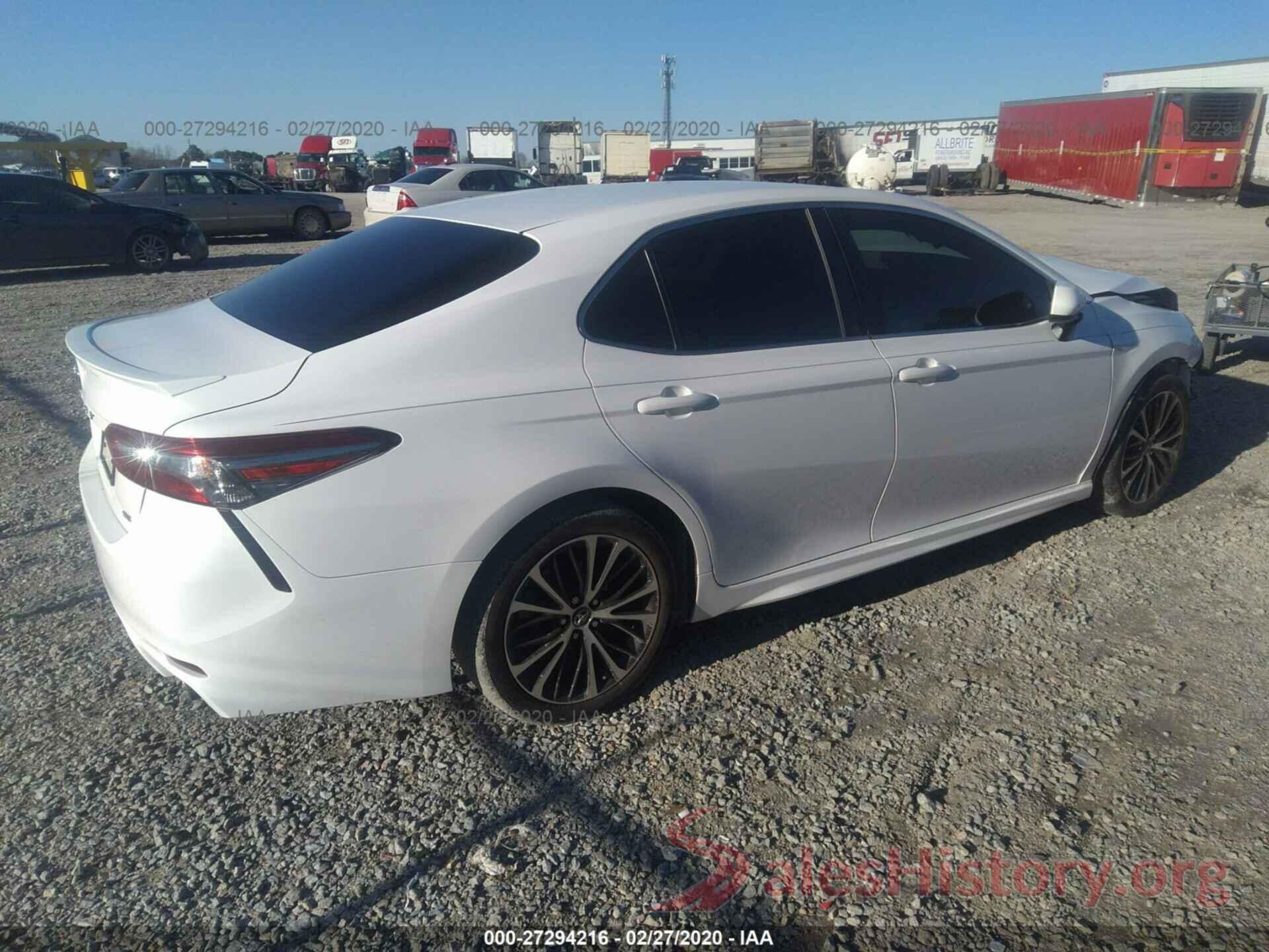 4T1B11HK8JU535598 2018 TOYOTA CAMRY