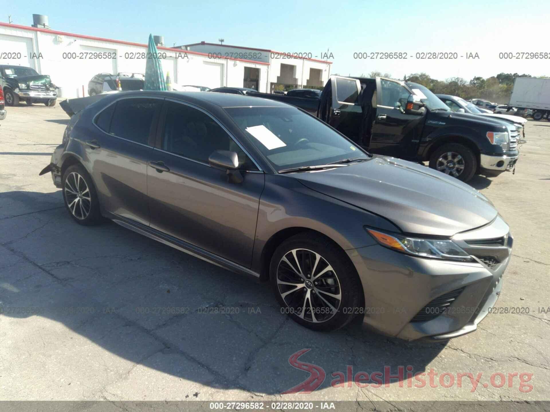 4T1B11HK6JU158978 2018 Toyota Camry