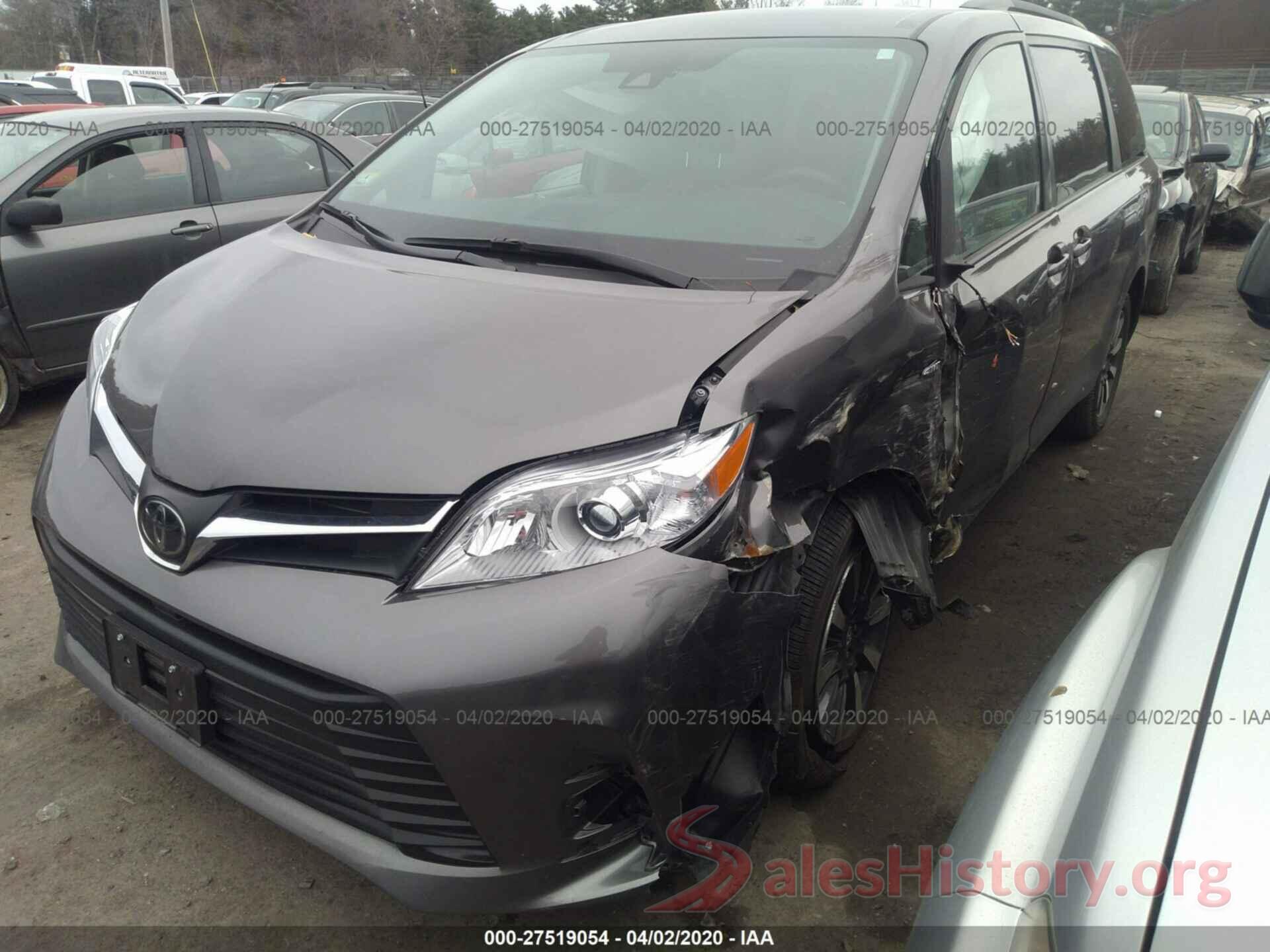 5TDJZ3DC9KS226831 2019 TOYOTA SIENNA