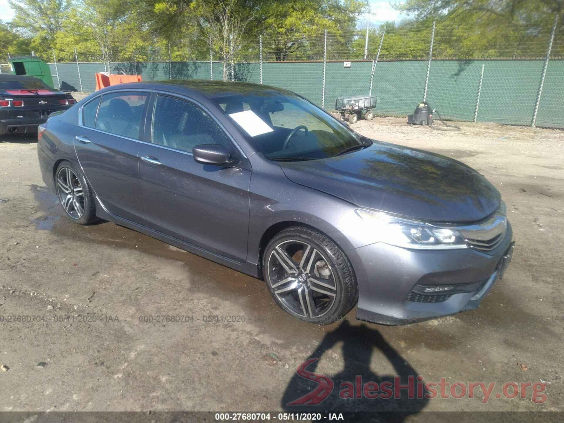 1HGCR2E54HA018642 2017 Honda Accord