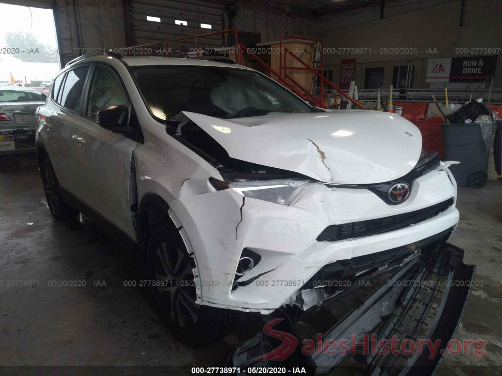 JTMZFREV9JJ736154 2018 TOYOTA RAV4