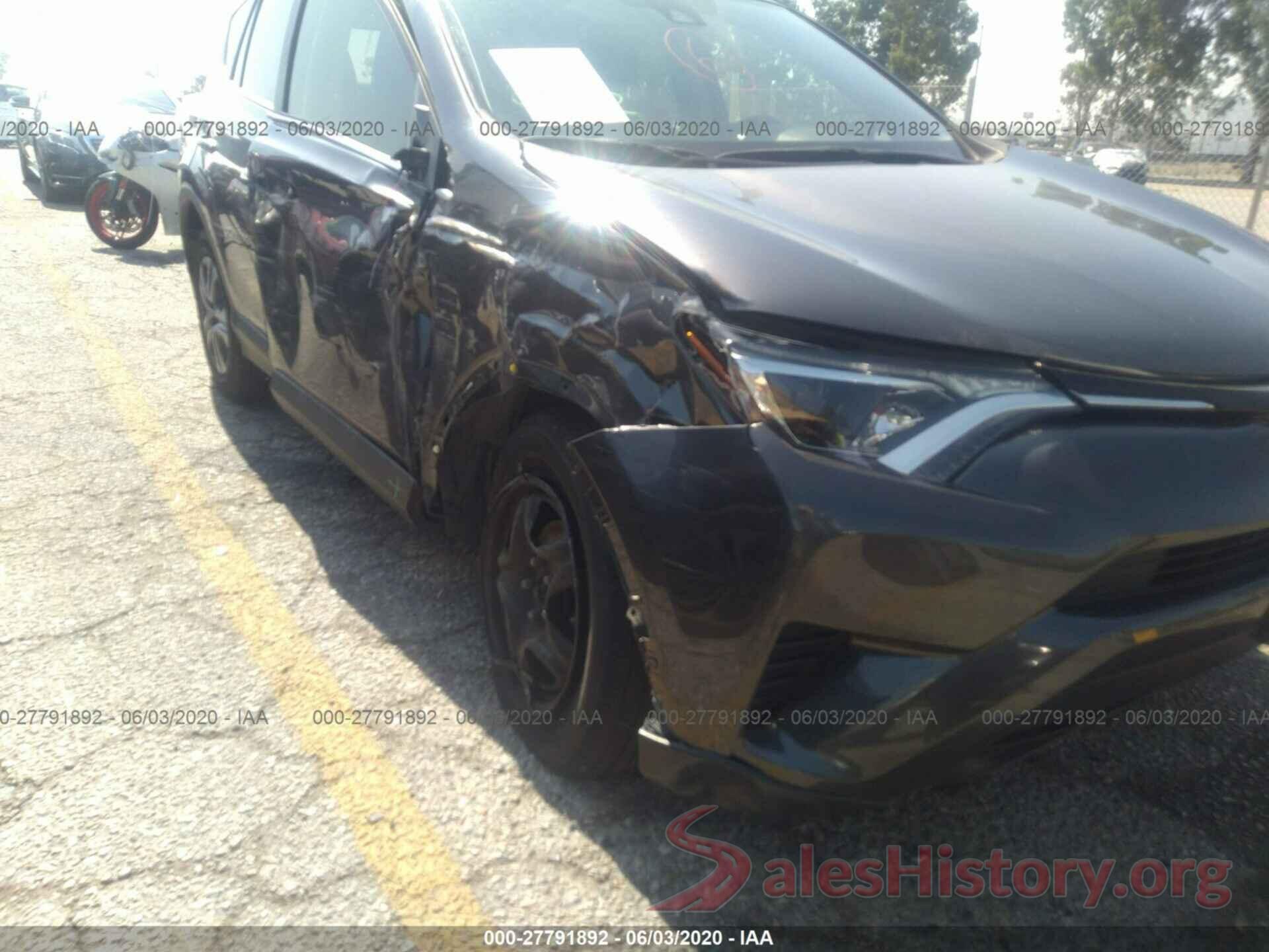 JTMZFREV0JJ750024 2018 Toyota RAV4