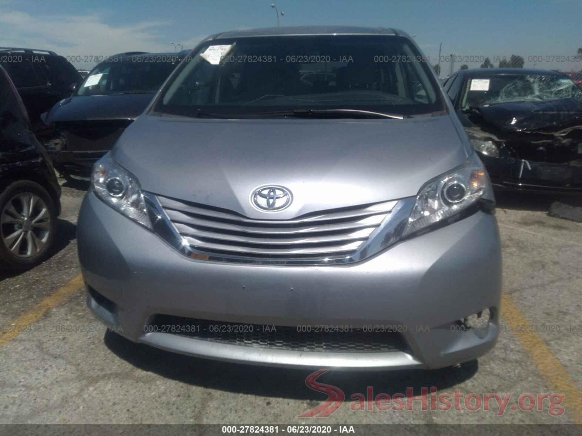 5TDKZ3DCXHS767903 2017 Toyota Sienna