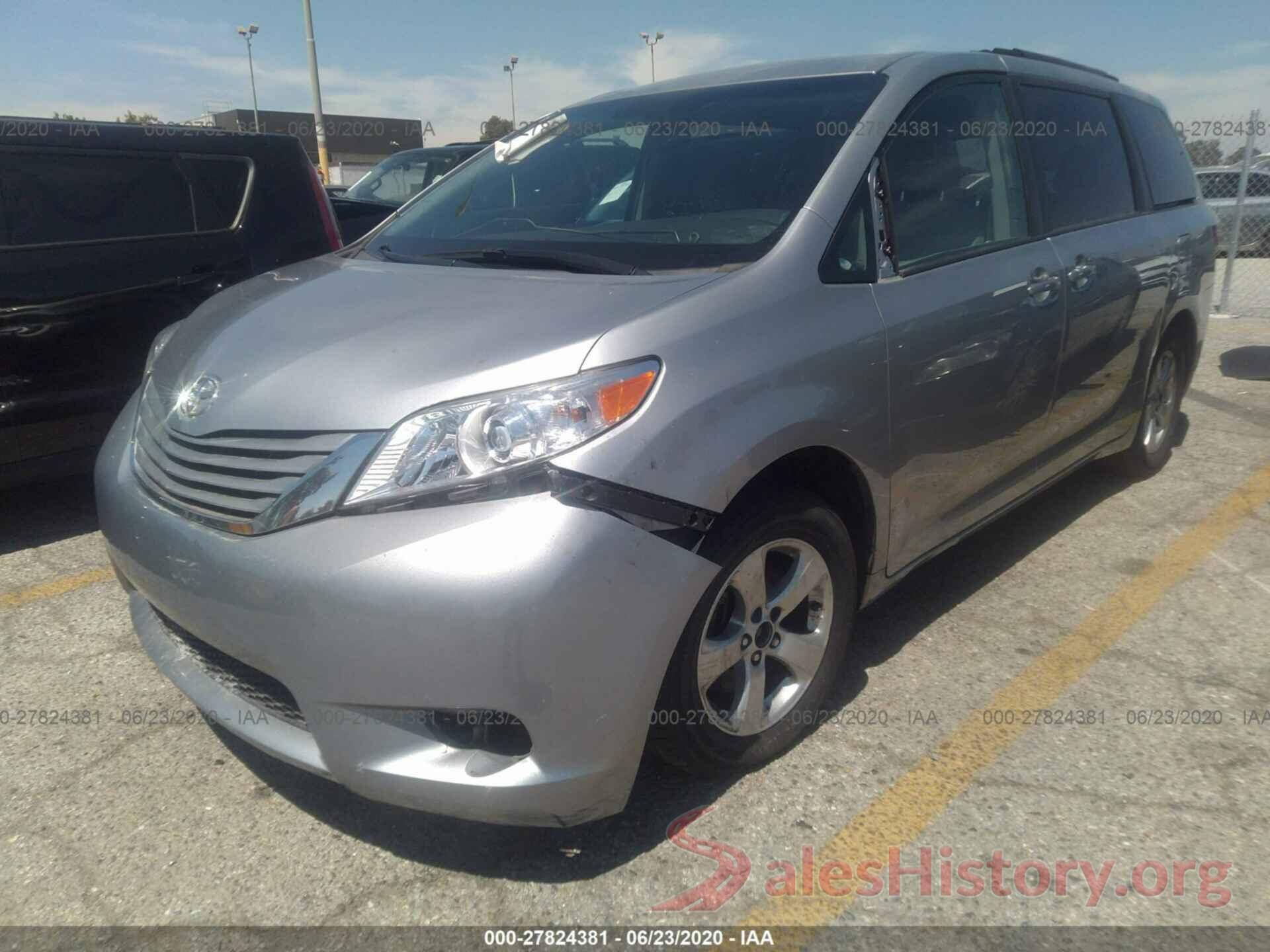 5TDKZ3DCXHS767903 2017 Toyota Sienna