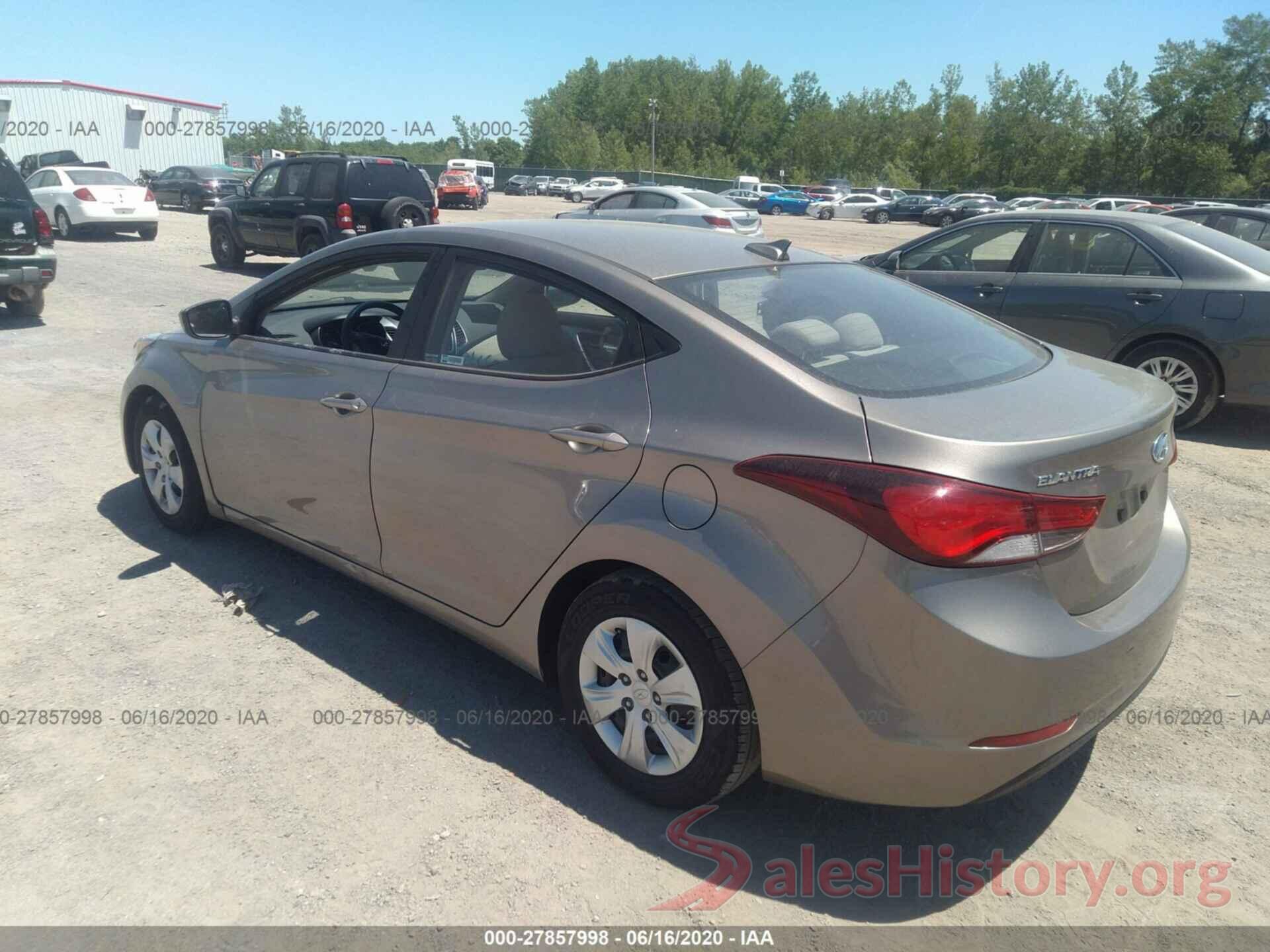 5NPDH4AE3GH741316 2016 Hyundai Elantra