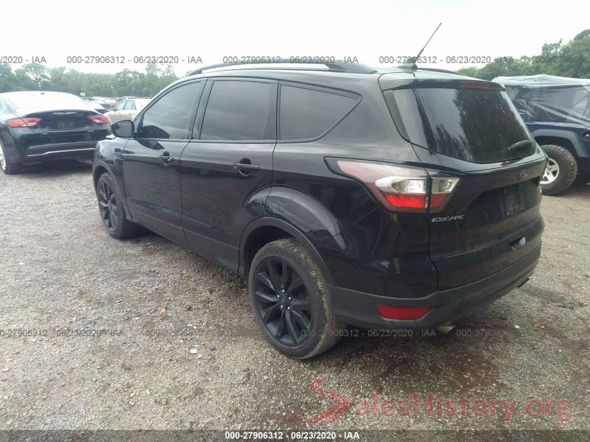 1FMCU0GD1JUB38968 2018 Ford Escape