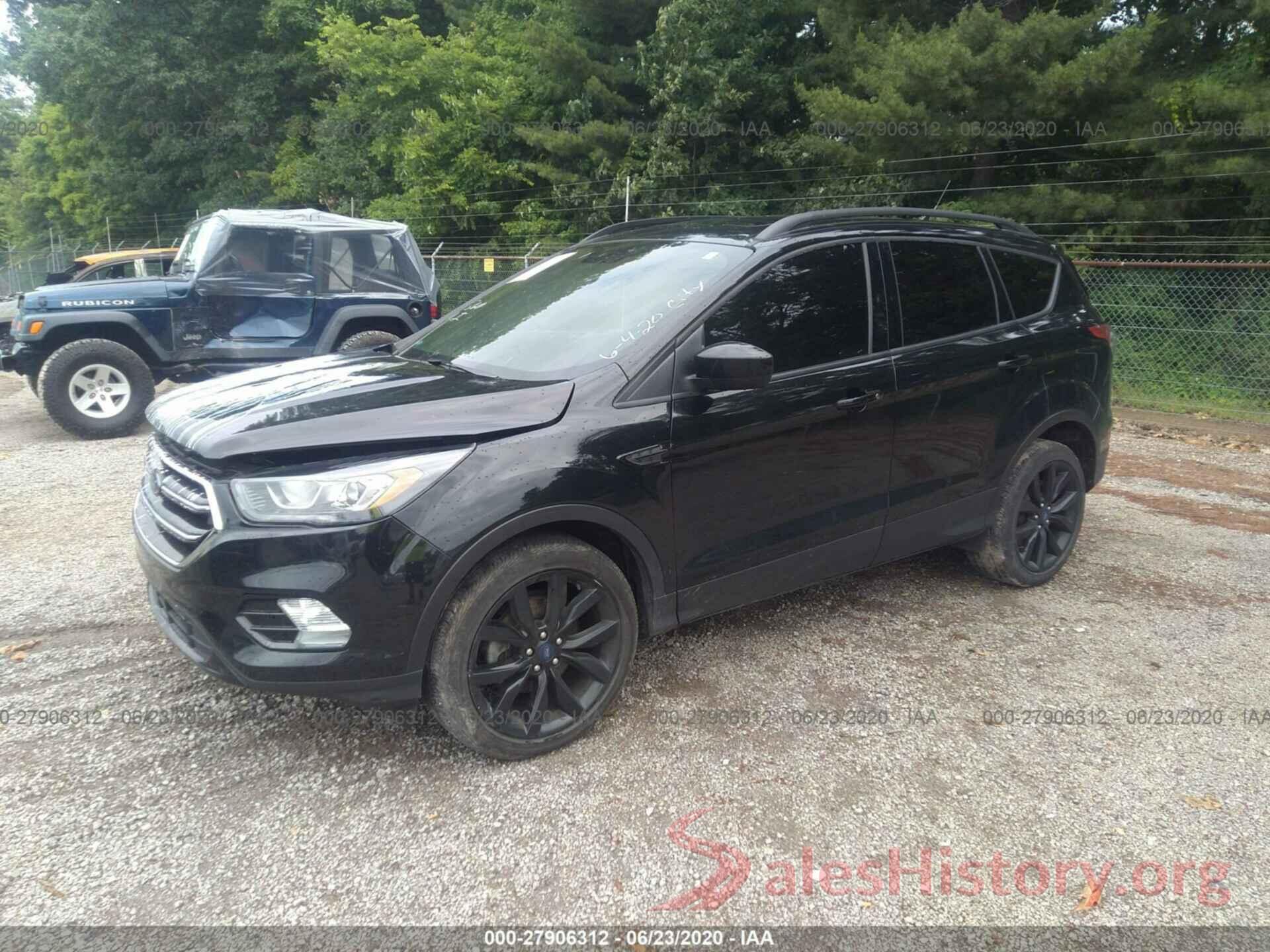 1FMCU0GD1JUB38968 2018 Ford Escape