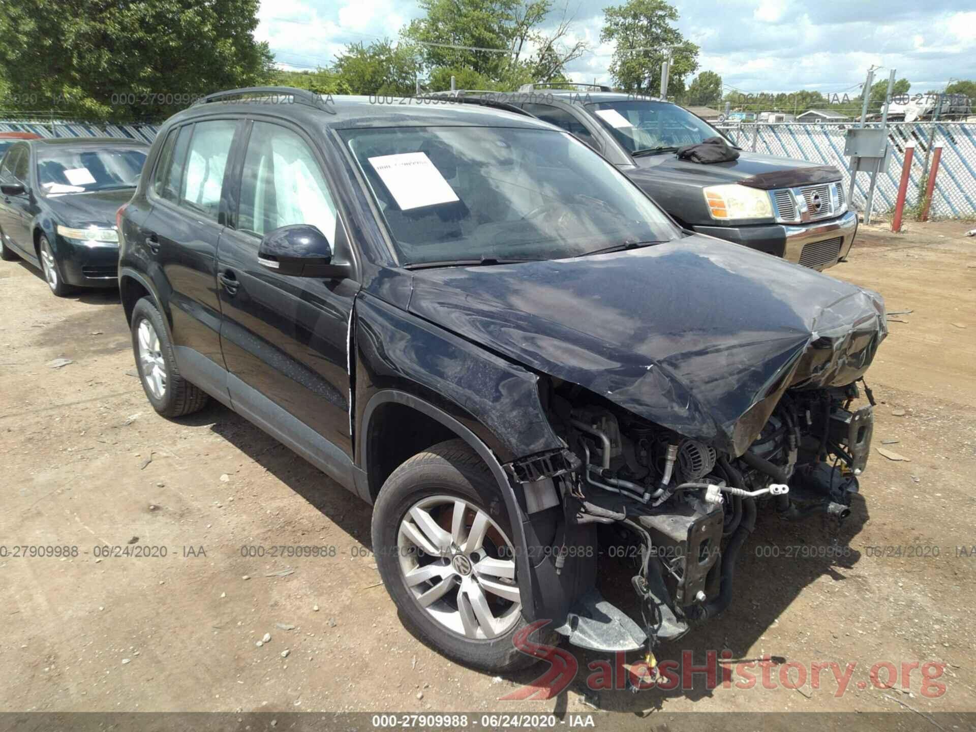 WVGAV7AX4GW613767 2016 Volkswagen Tiguan