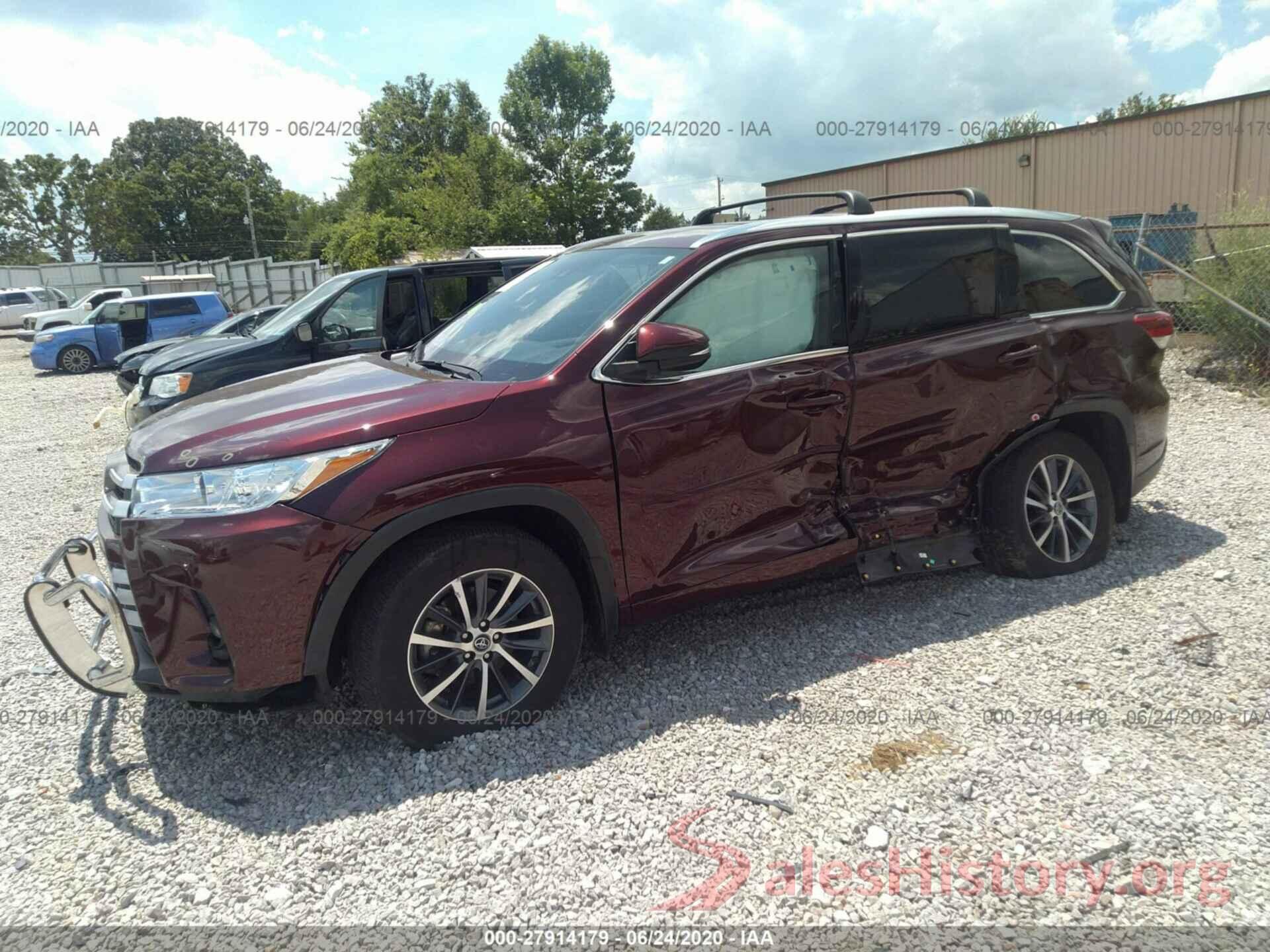 5TDJZRFH1JS822252 2018 Toyota Highlander