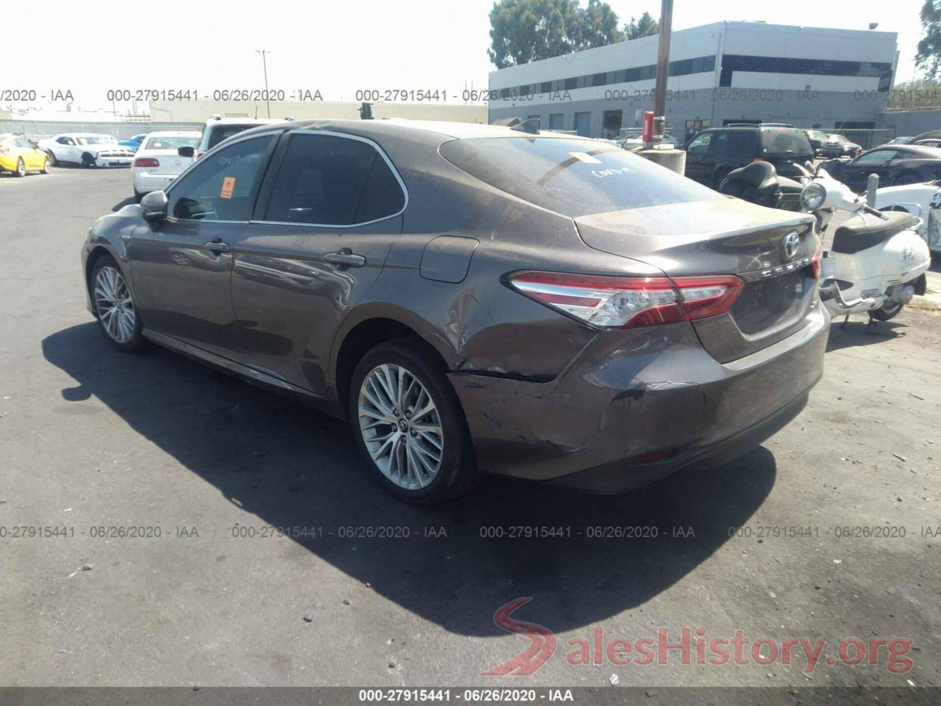 4T1B11HK3JU523262 2018 Toyota Camry