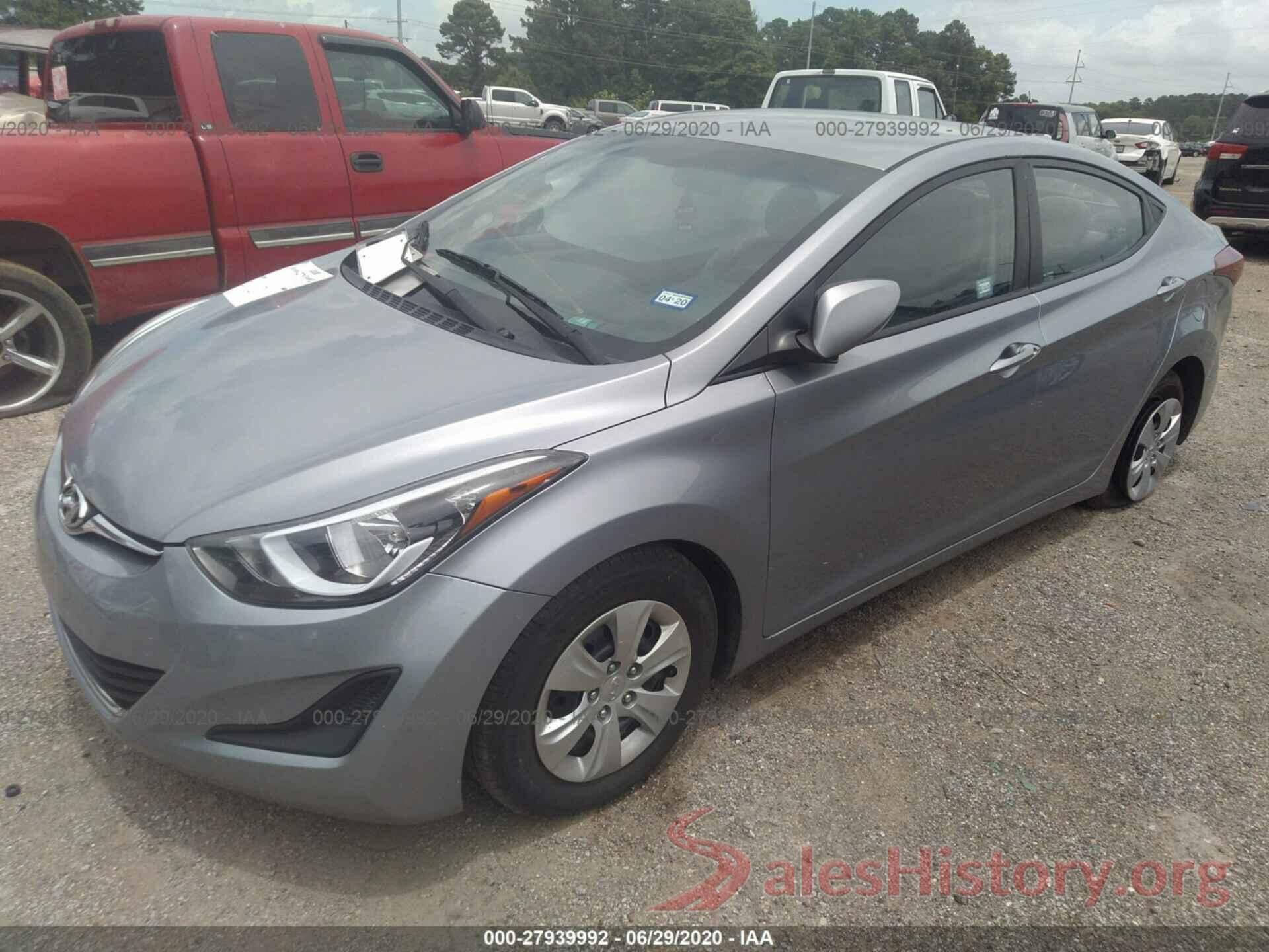 5NPDH4AE9GH737593 2016 Hyundai Elantra