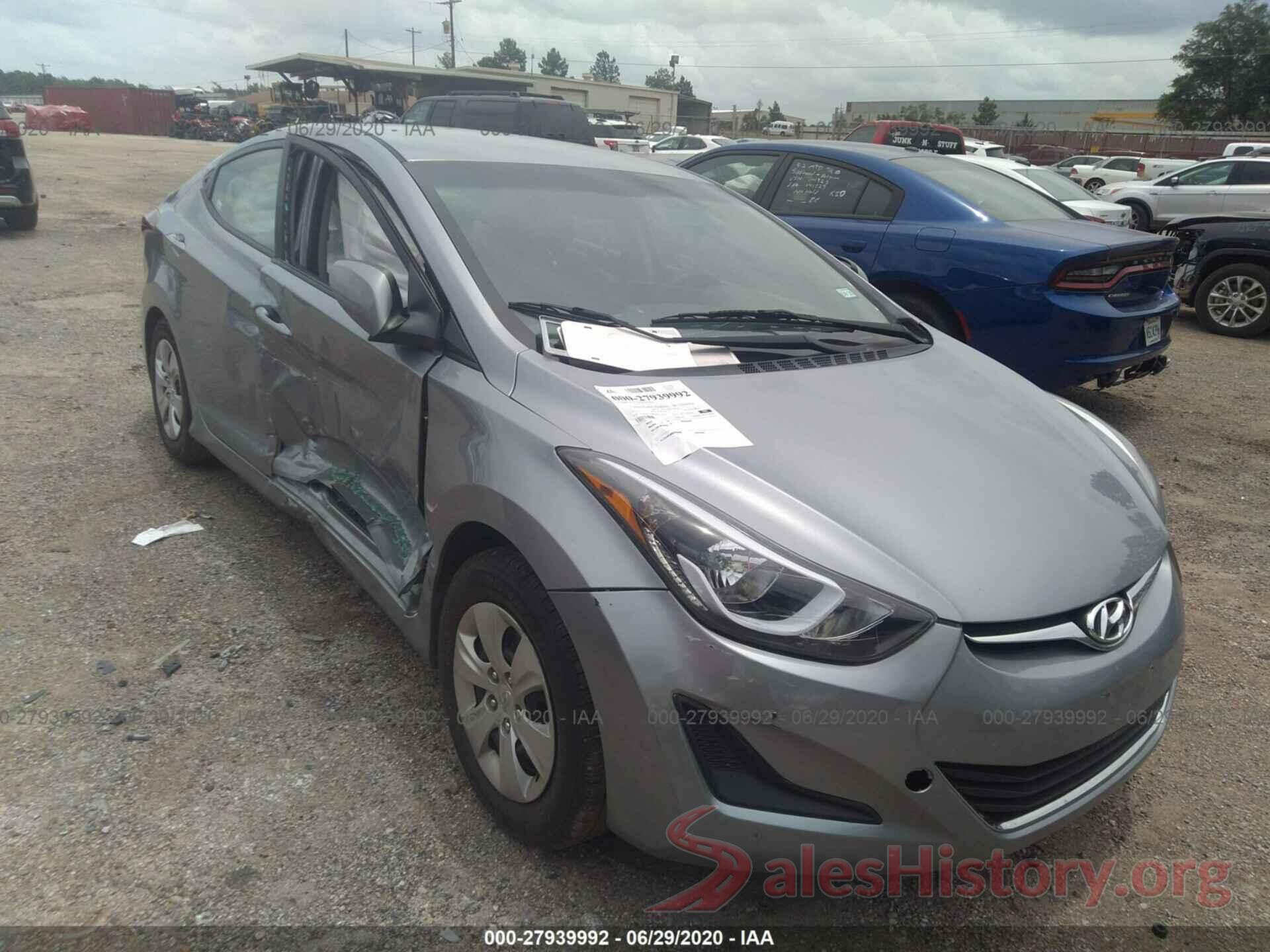 5NPDH4AE9GH737593 2016 Hyundai Elantra