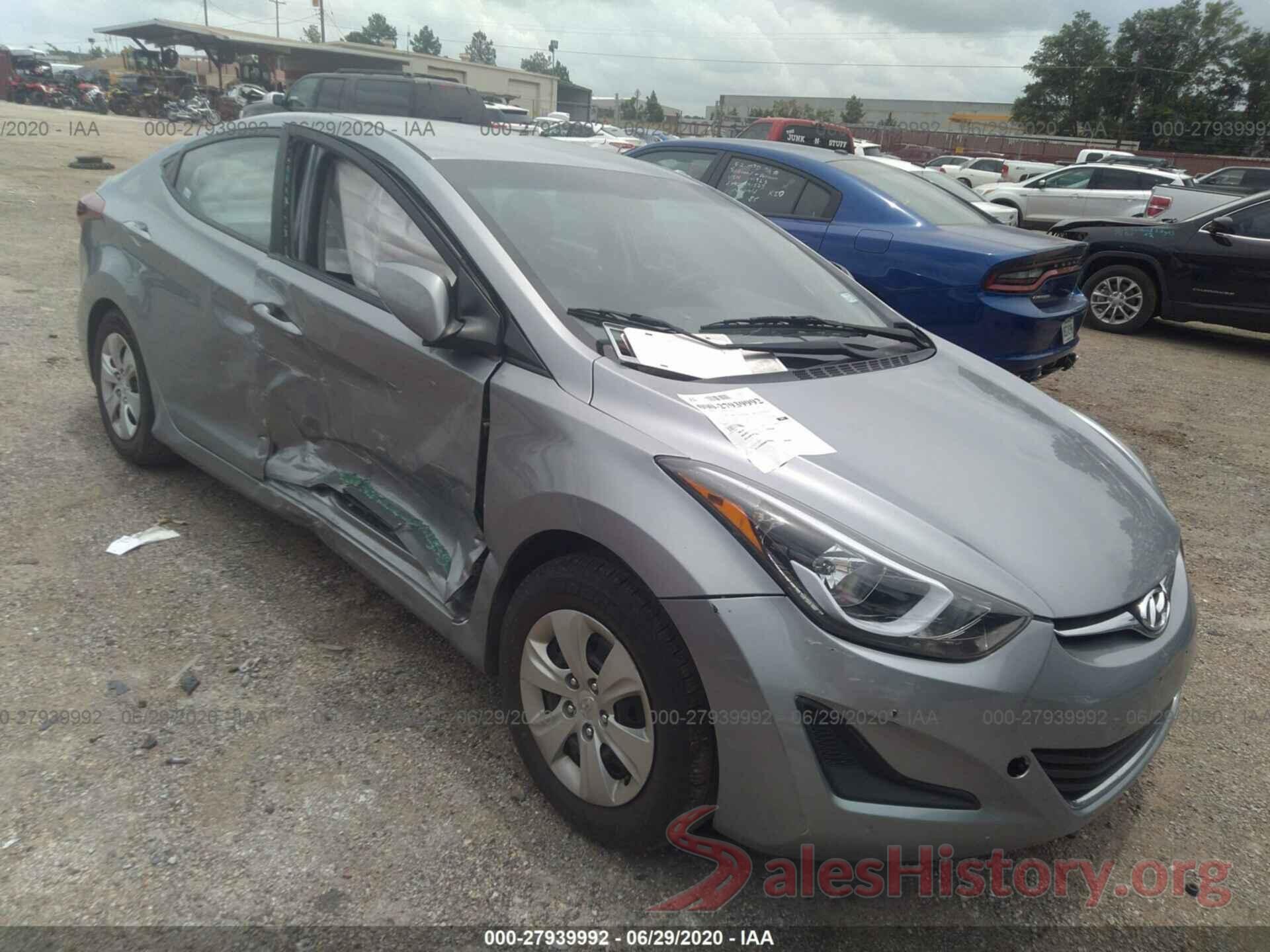 5NPDH4AE9GH737593 2016 Hyundai Elantra