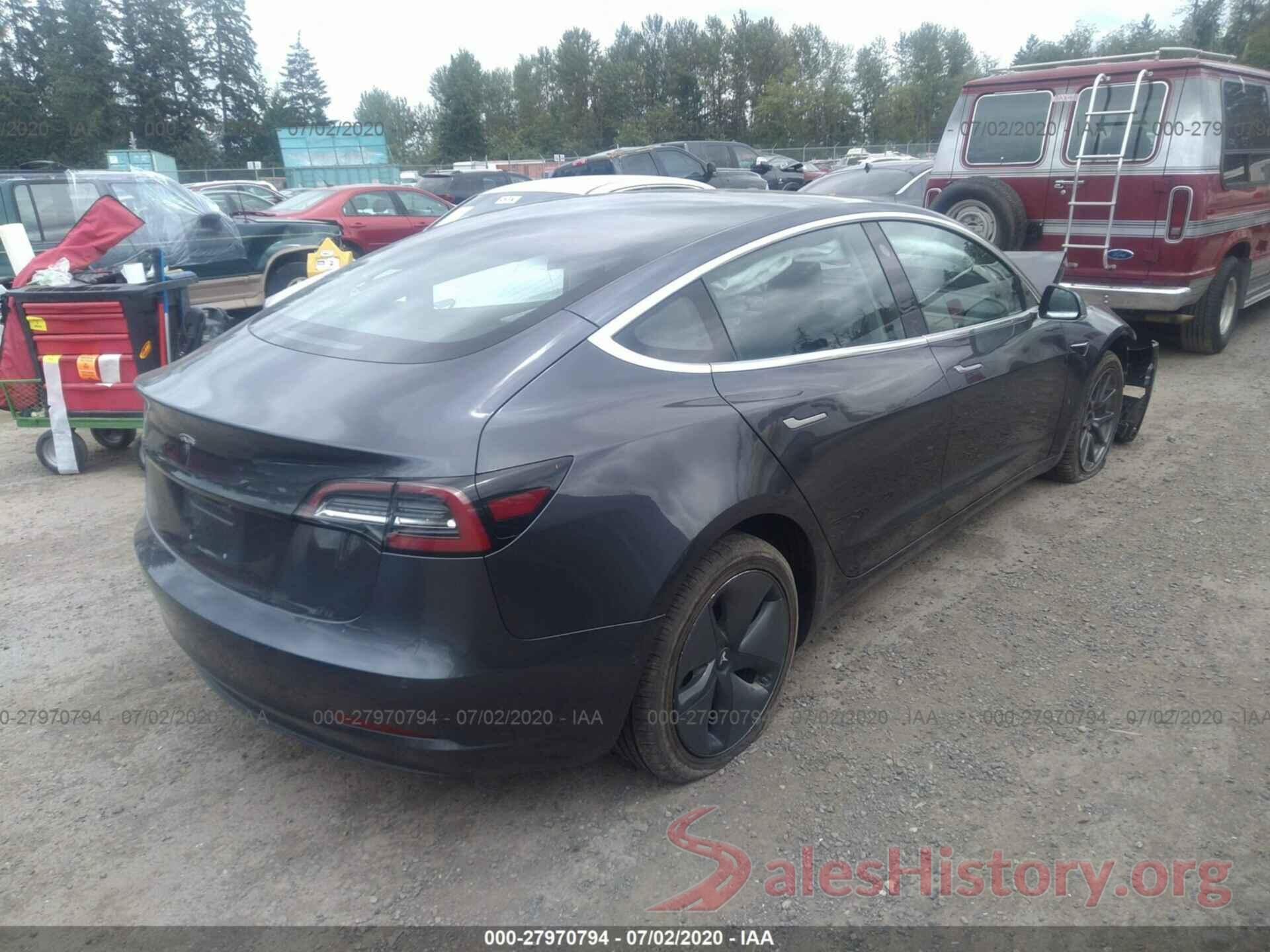 5YJ3E1EBXJF093272 2018 TESLA MODEL 3