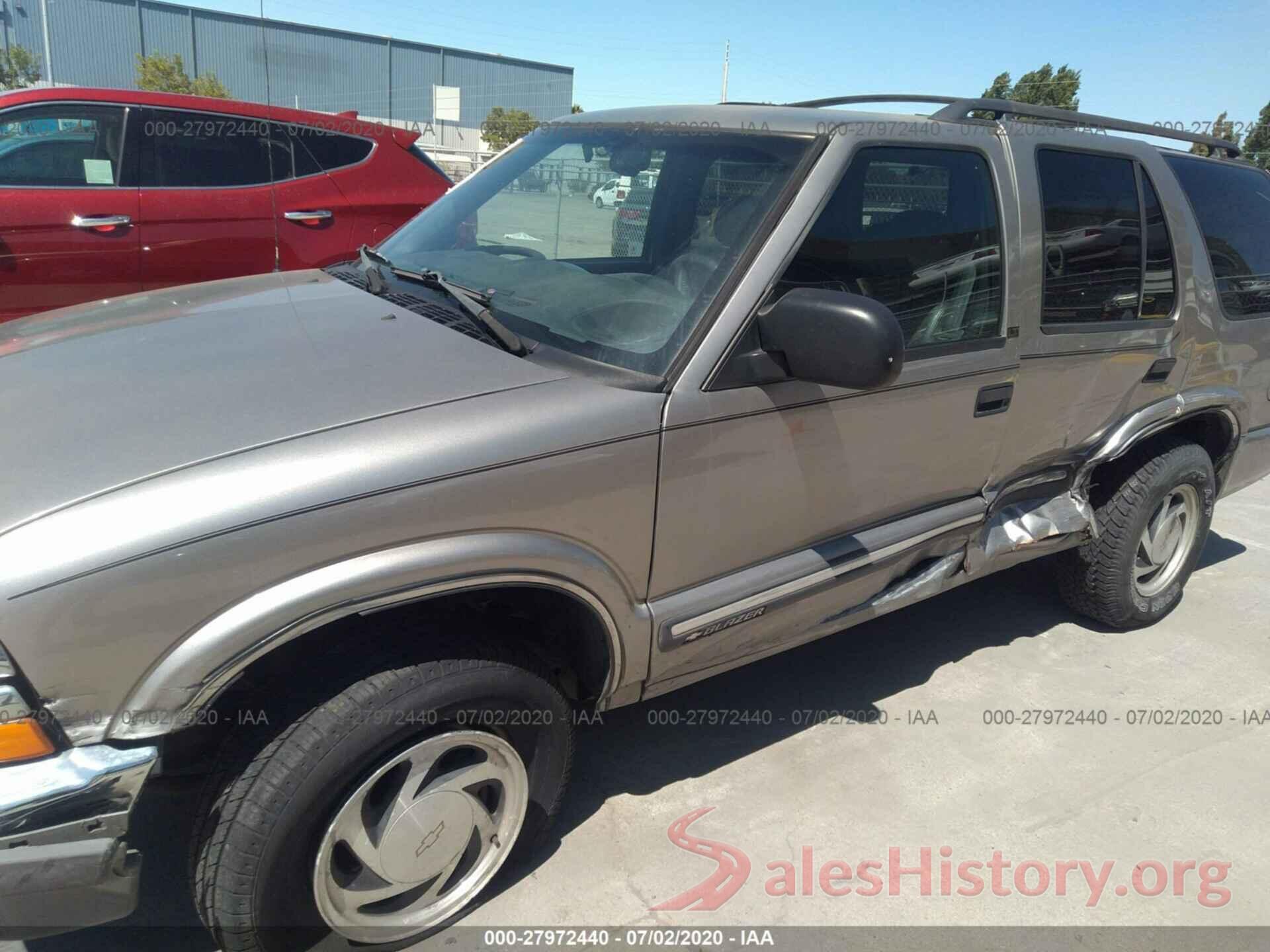 1GNDT13W912180106 2001 CHEV BLAZER