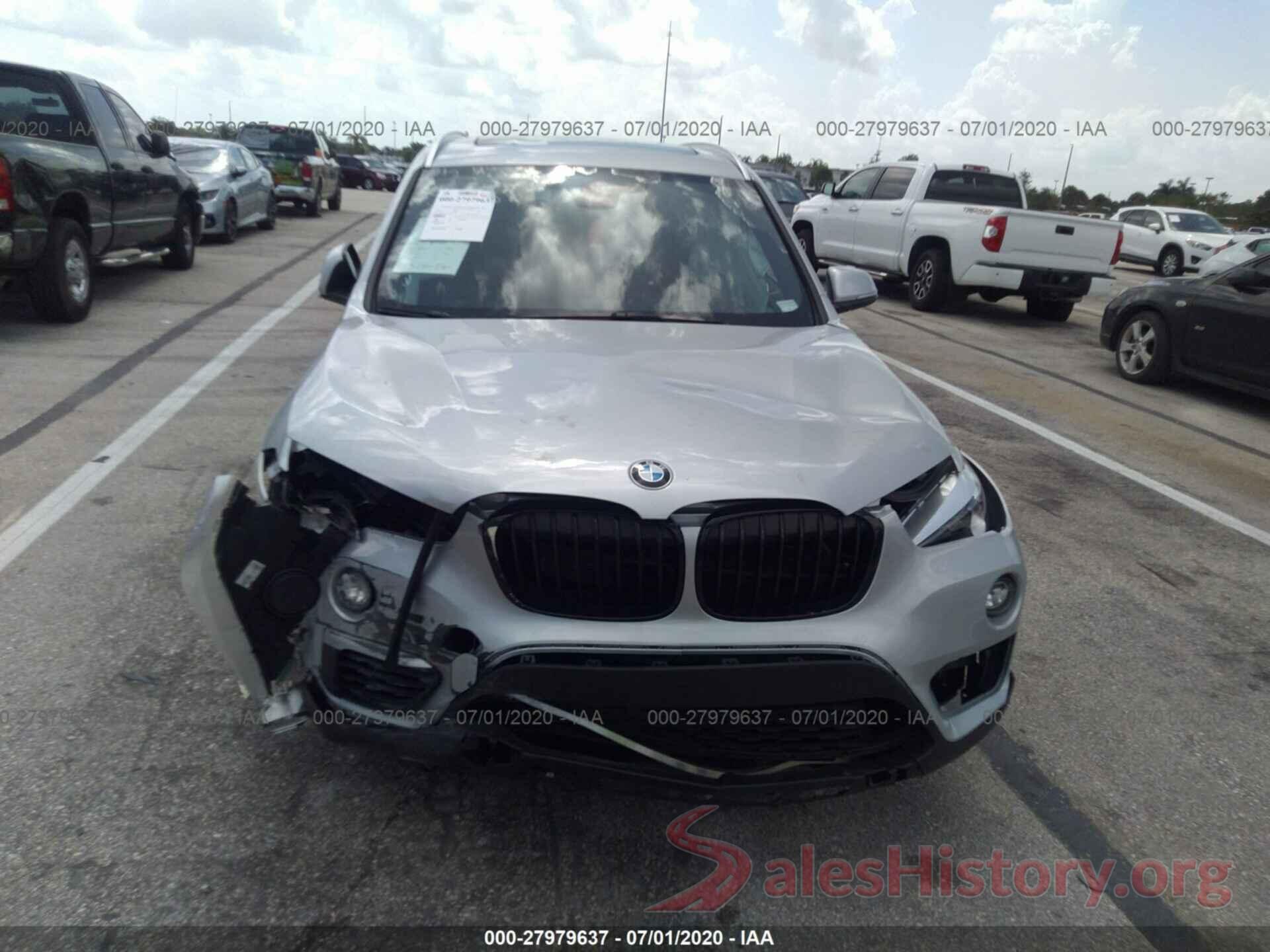 WBXHU7C37J5H42573 2018 BMW X1