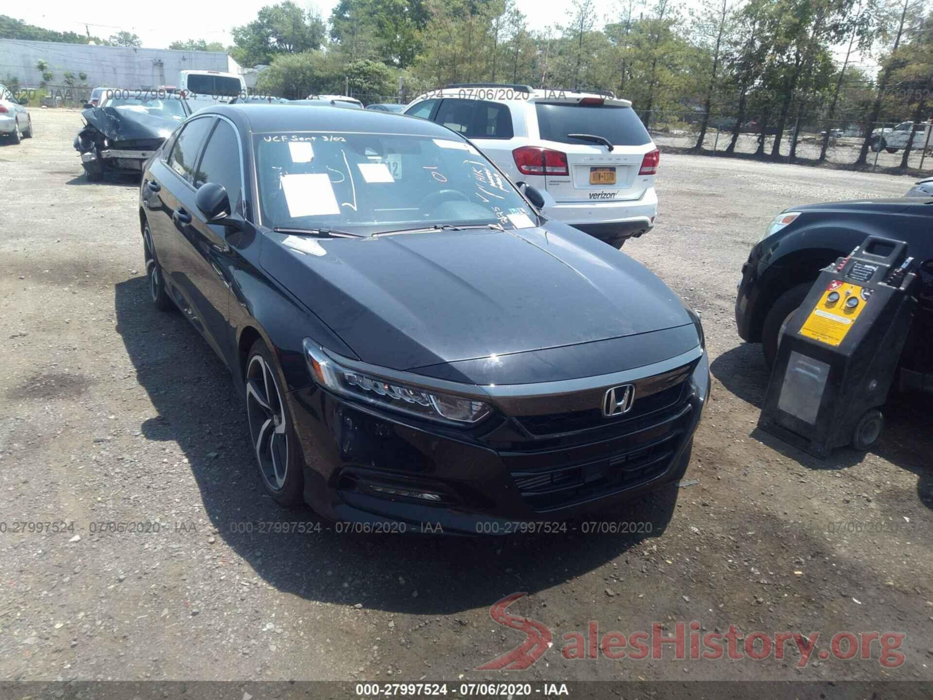 1HGCV1F3XJA117698 2018 Honda Accord