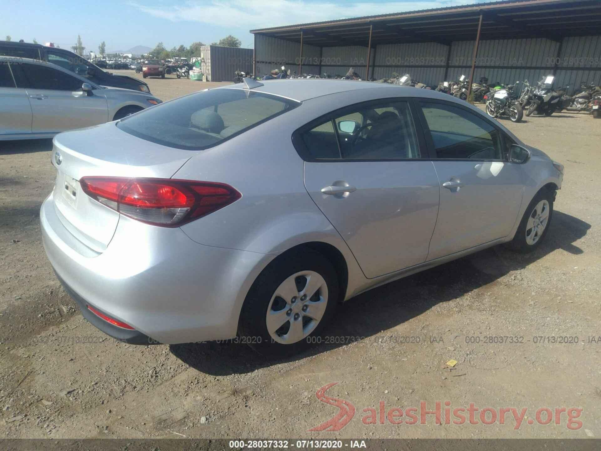 3KPFL4A7XHE060228 2017 KIA FORTE