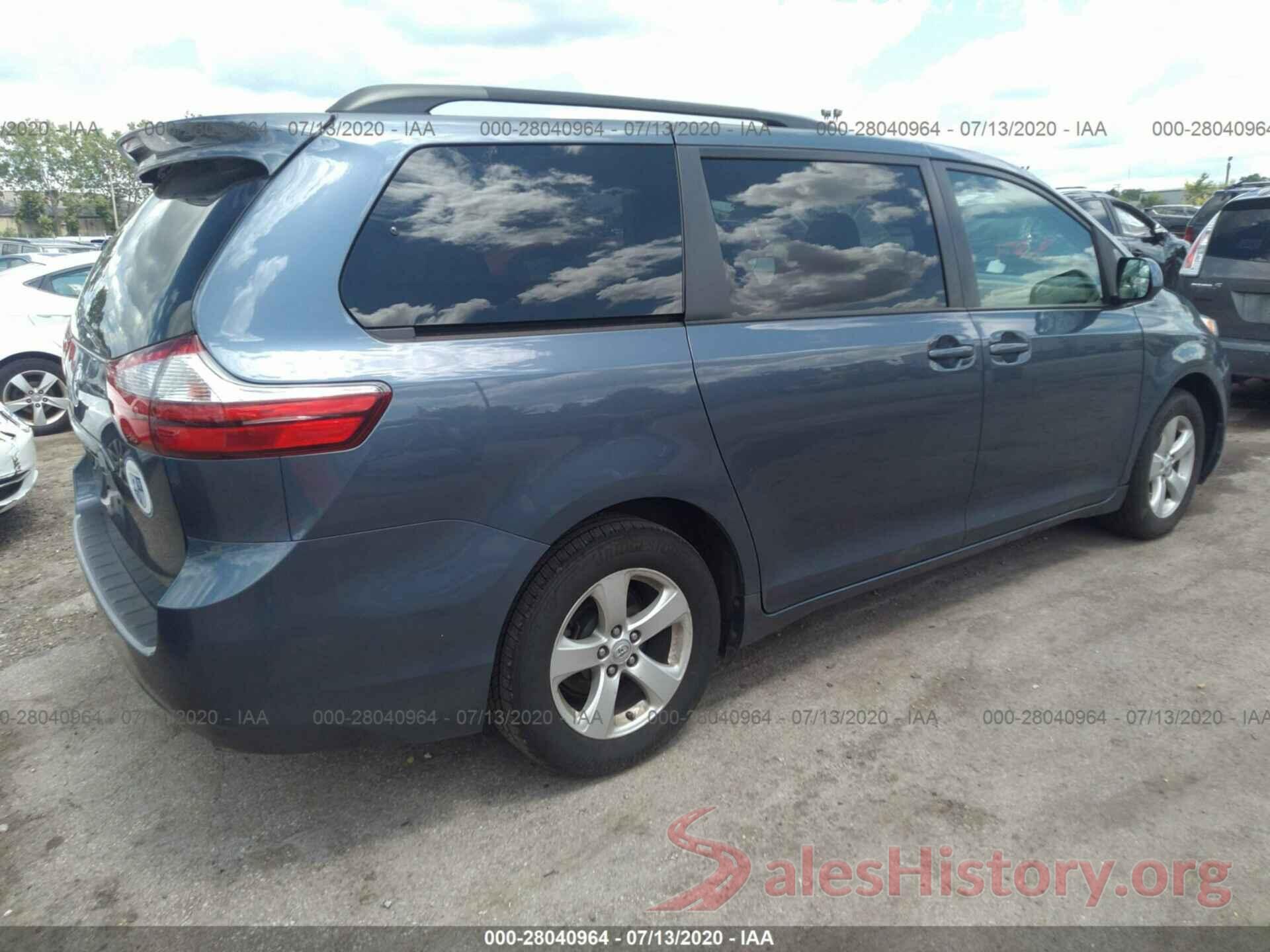 5TDKZ3DC1HS825672 2017 Toyota Sienna