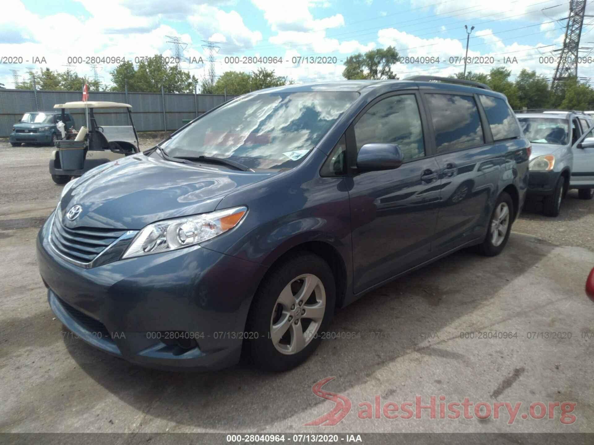 5TDKZ3DC1HS825672 2017 Toyota Sienna