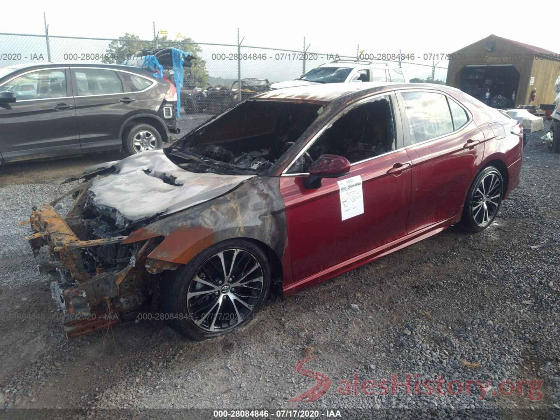 4T1B11HK7JU564672 2018 Toyota Camry