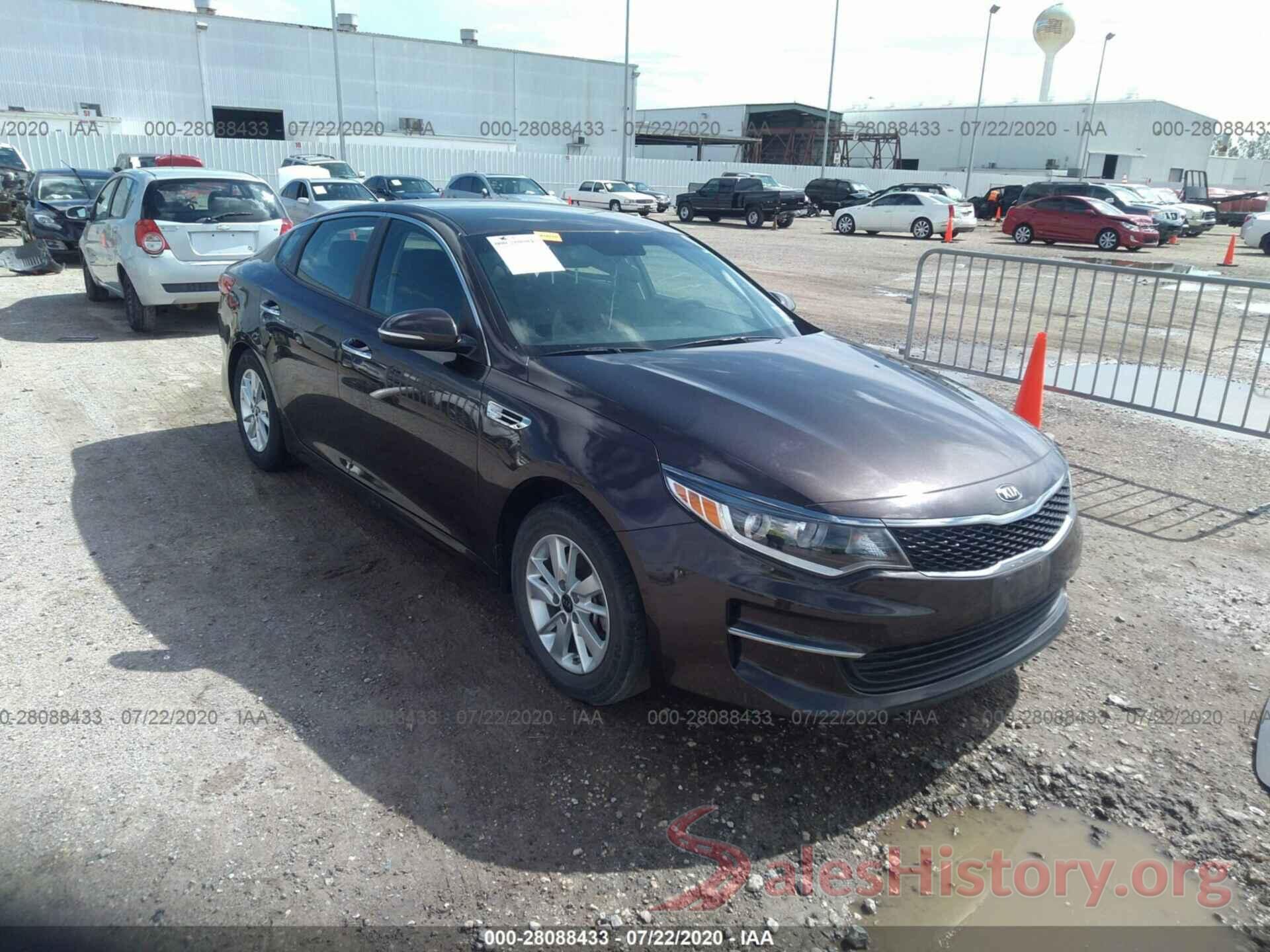 KNAGT4L37J5233720 2018 KIA Optima