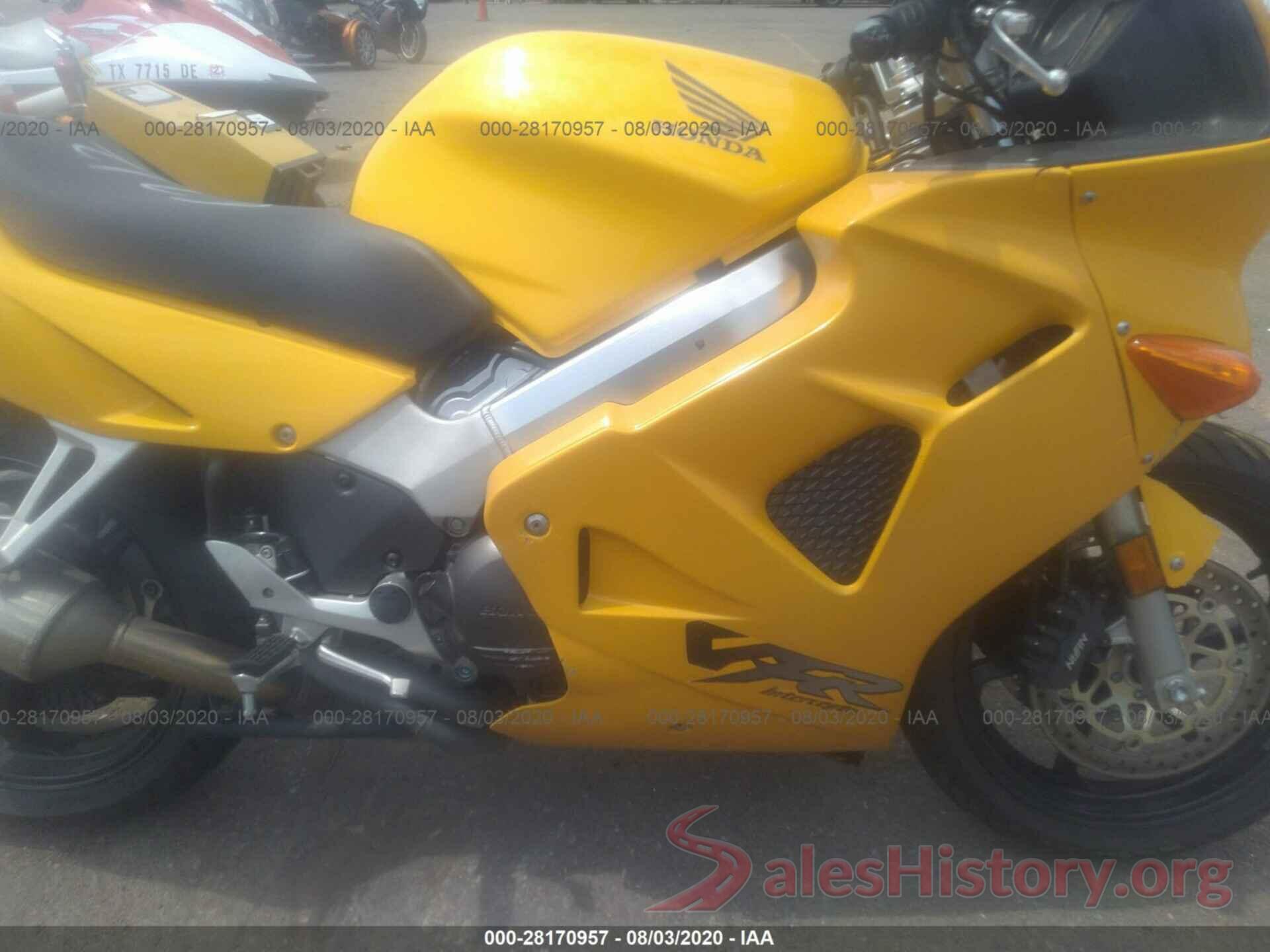 JH2RC4605YM200784 2000 Honda VFR800