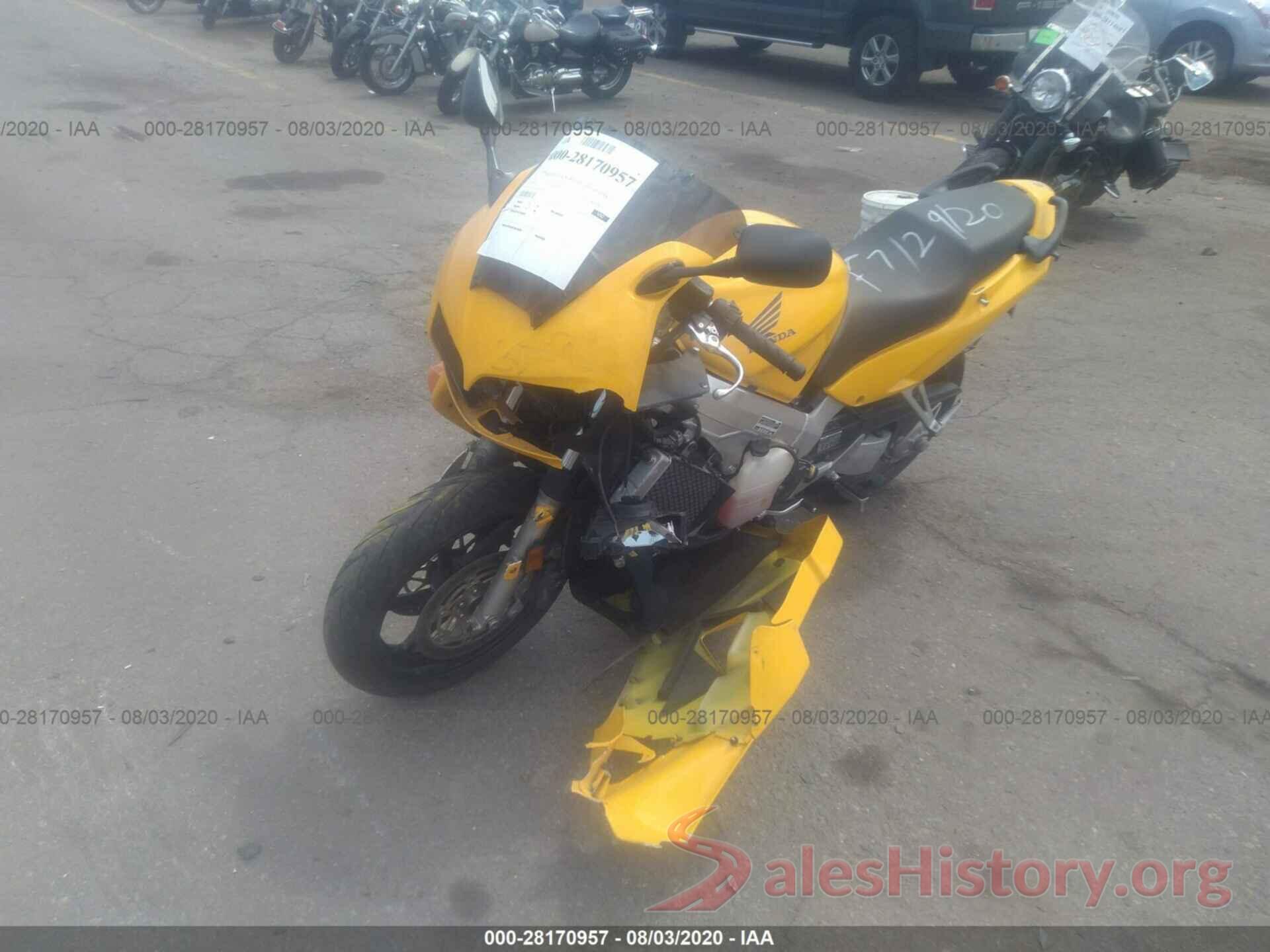 JH2RC4605YM200784 2000 Honda VFR800