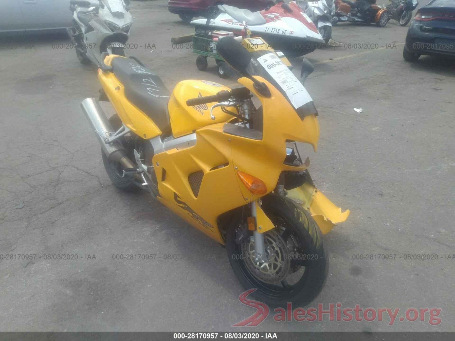 JH2RC4605YM200784 2000 Honda VFR800