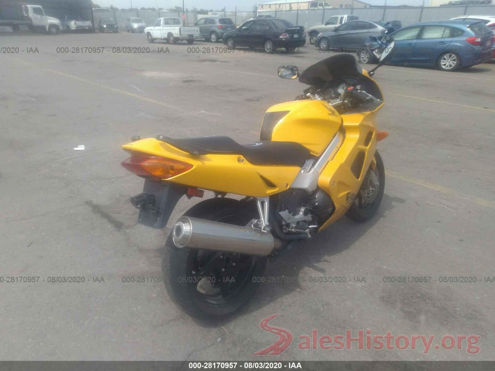 JH2RC4605YM200784 2000 Honda VFR800