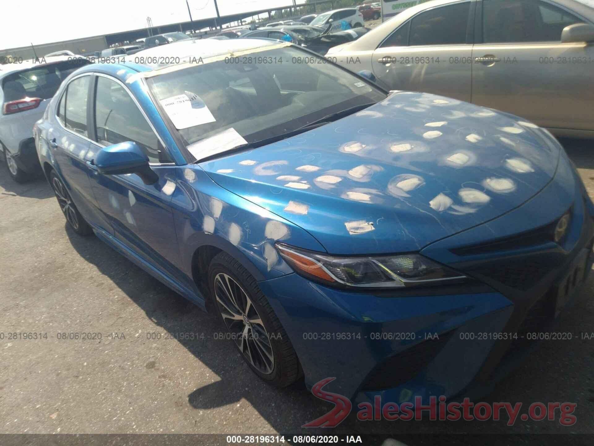 4T1B11HK8JU140918 2018 TOYOTA CAMRY