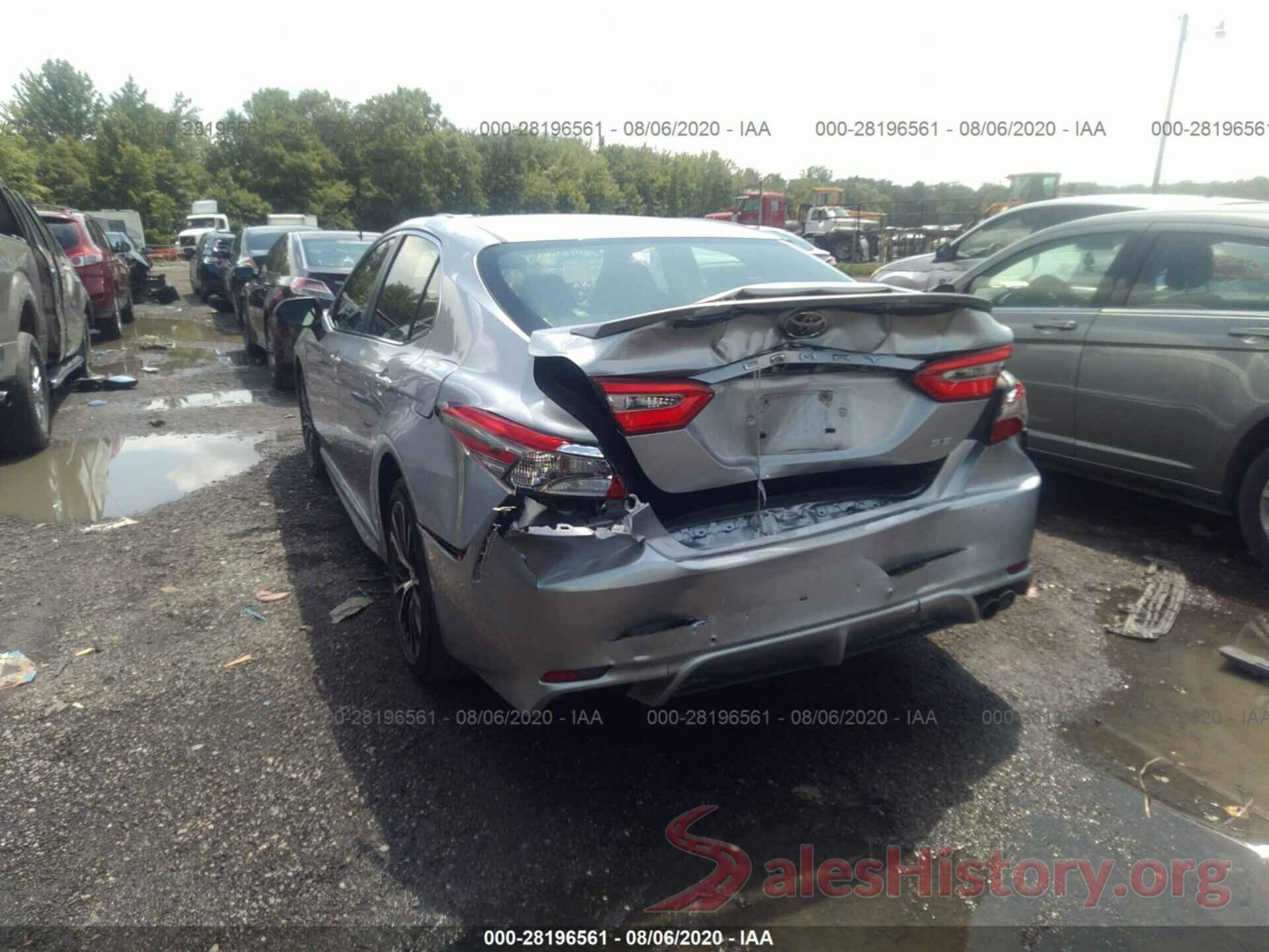 JTNB11HK8J3050559 2018 TOYOTA CAMRY