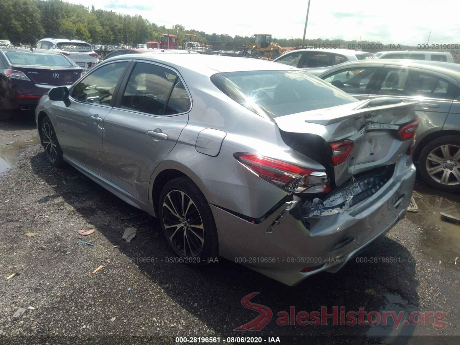 JTNB11HK8J3050559 2018 TOYOTA CAMRY