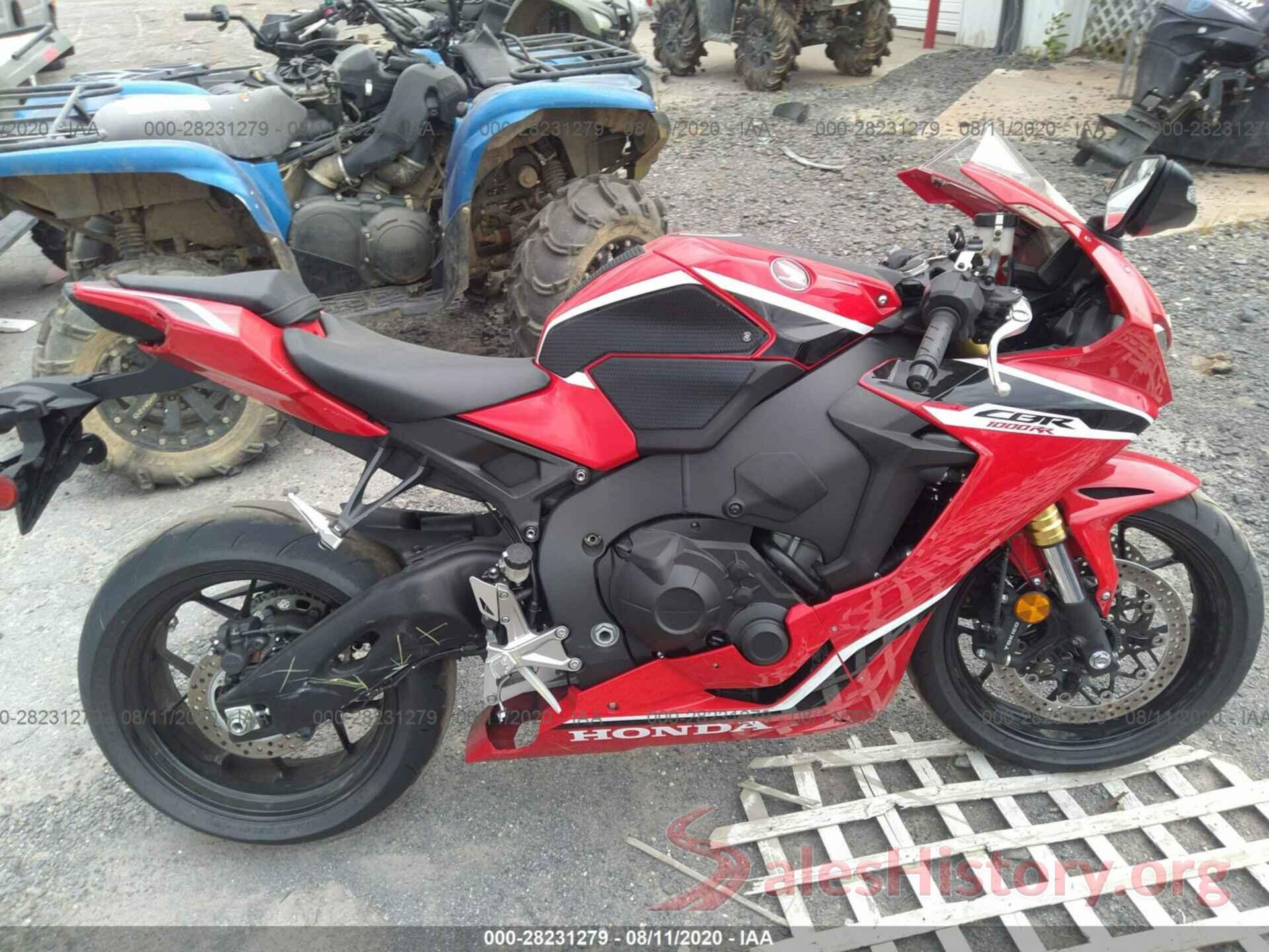 JH2SC7716JK100947 2018 HONDA CBR1000