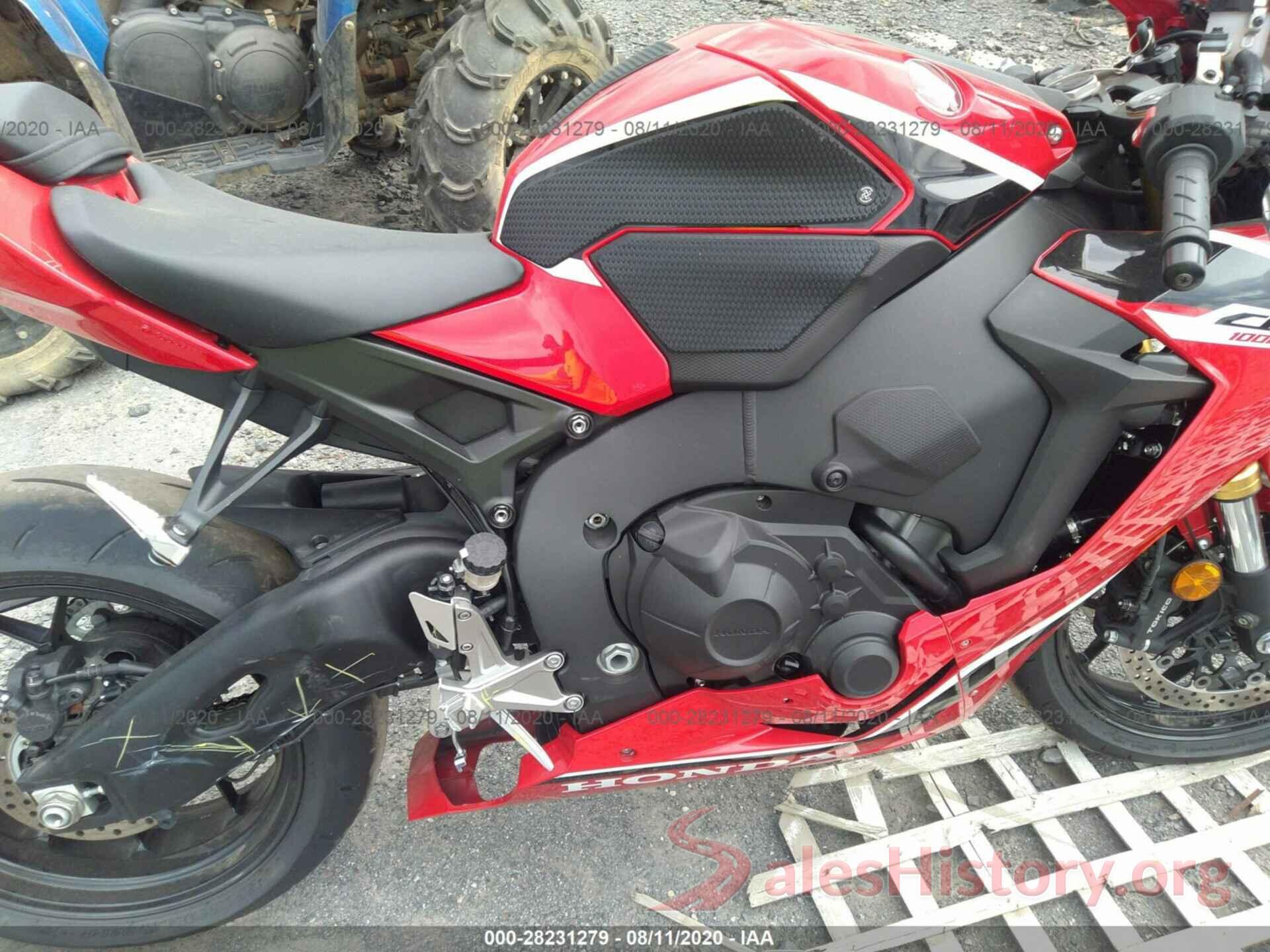 JH2SC7716JK100947 2018 HONDA CBR1000