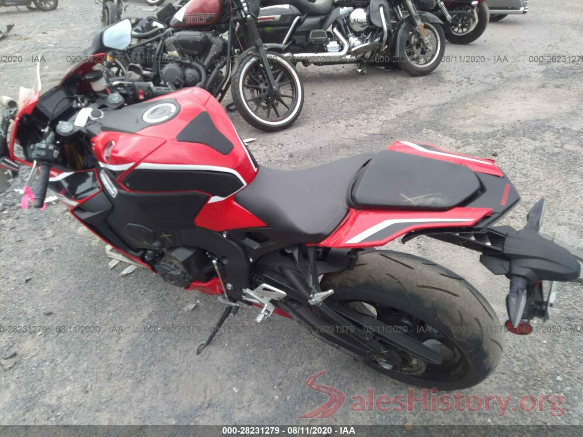 JH2SC7716JK100947 2018 HONDA CBR1000